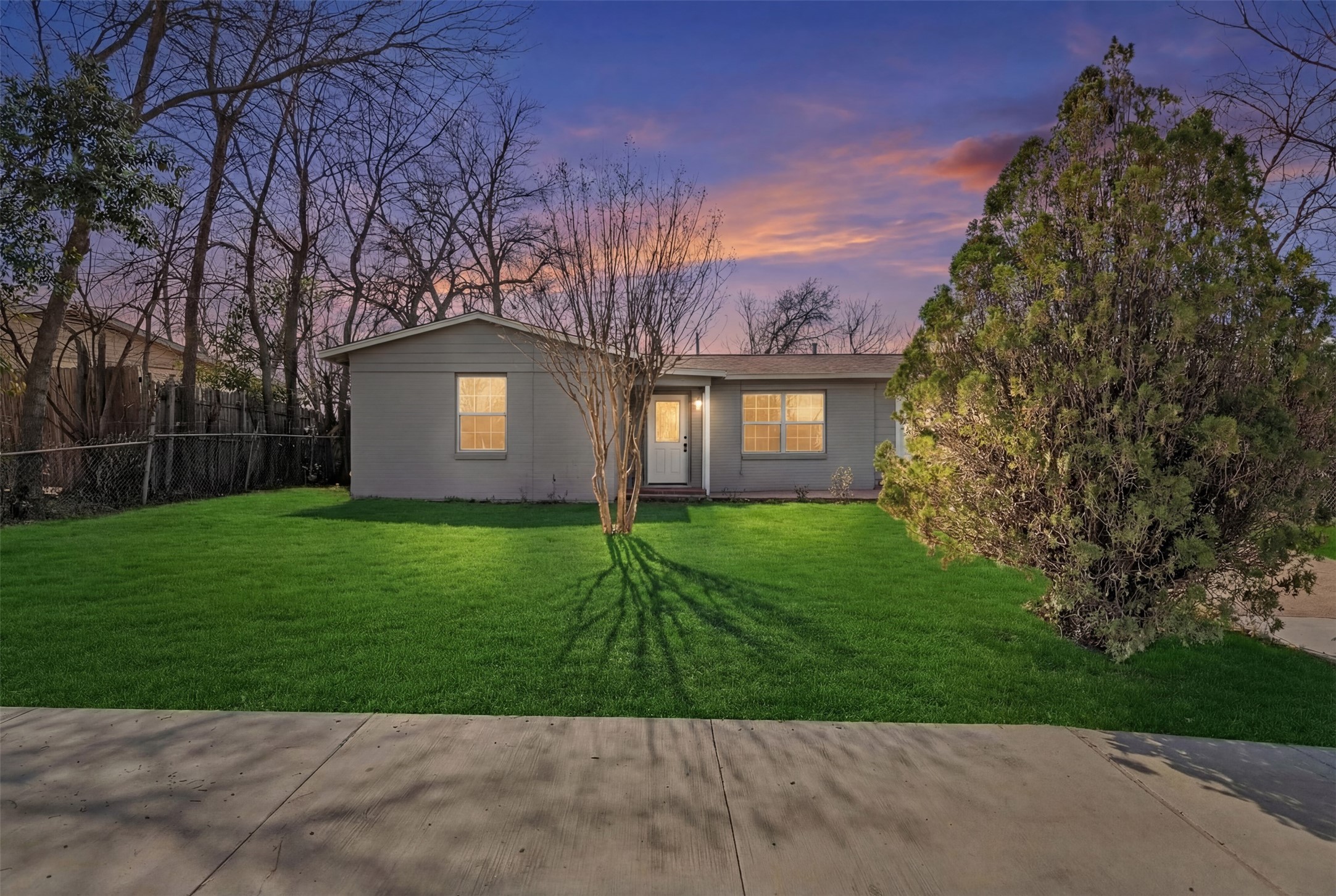 1112 E Mitchell Street Arlington TX 76010