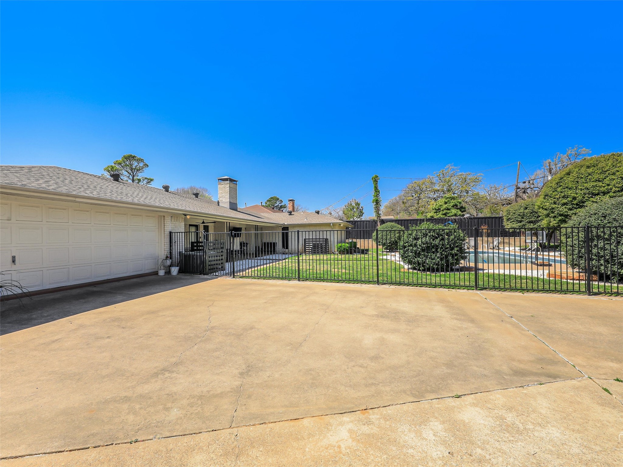 2613 Brookhaven Drive Denison TX 75020