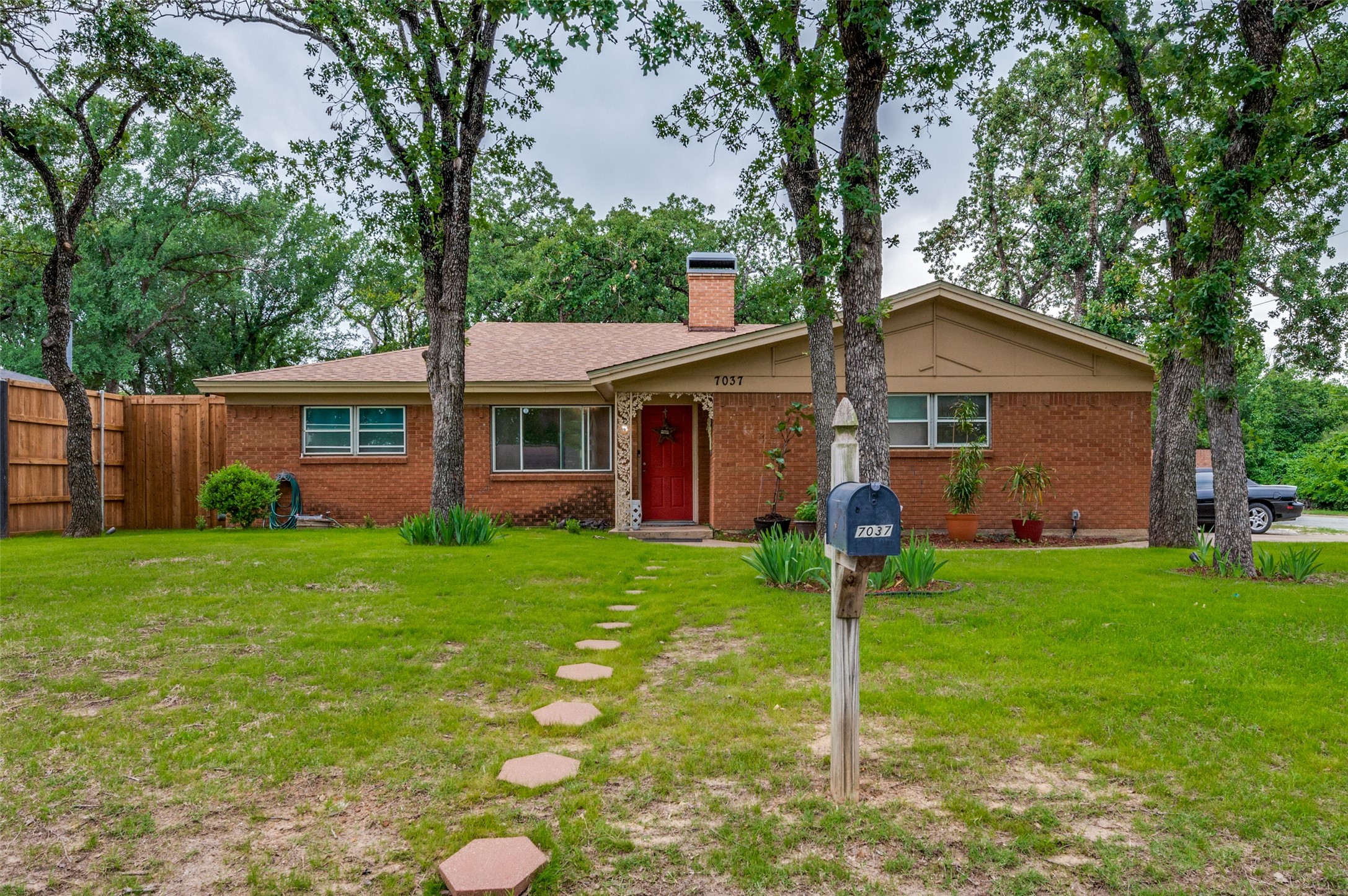 7037 Crabtree Lane North Richland Hills TX 76182