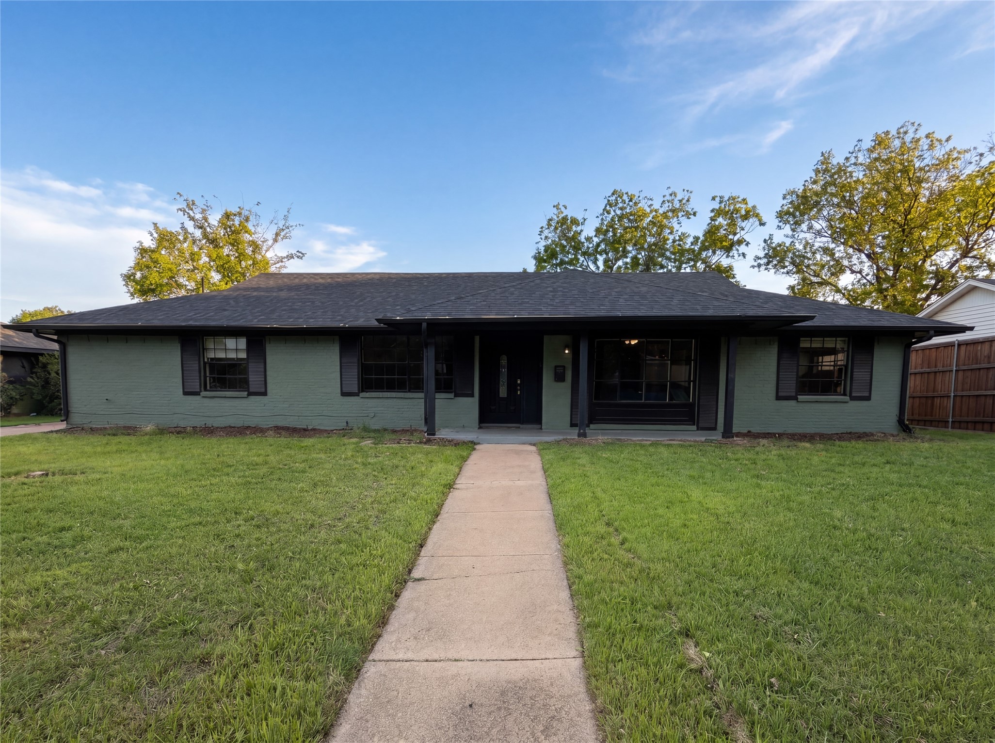 3255 Whitehall Drive Dallas TX 75229