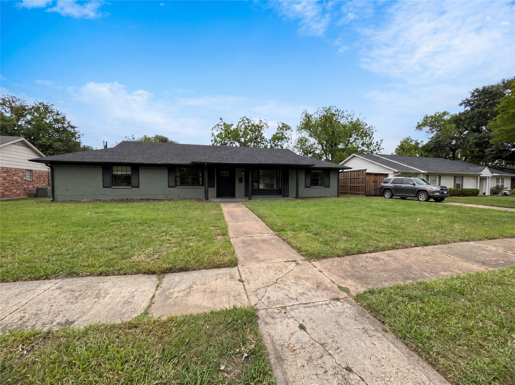 3255 Whitehall Drive Dallas TX 75229