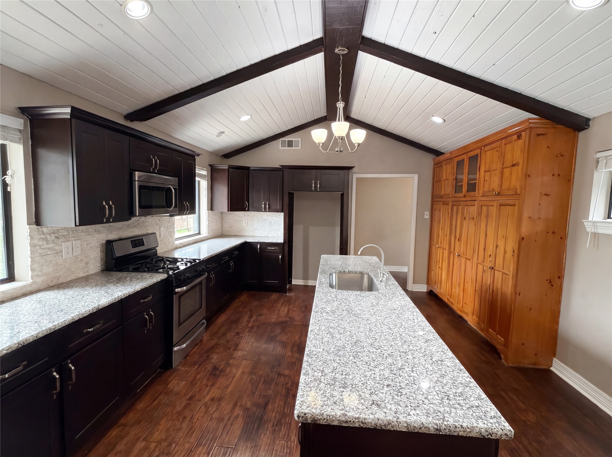 3255 Whitehall Drive Dallas TX 75229