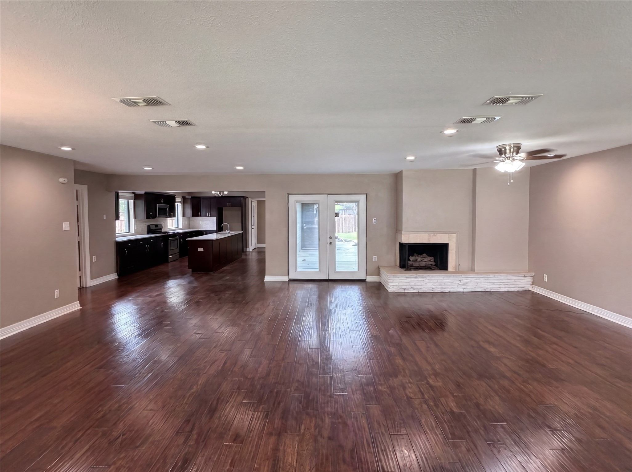 3255 Whitehall Drive Dallas TX 75229