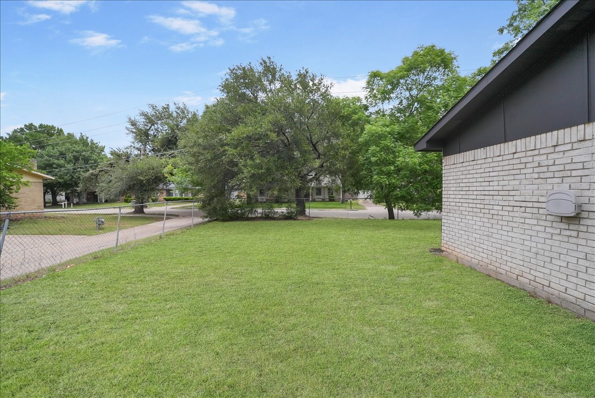7101 Hardwood Trail Dallas TX 75249