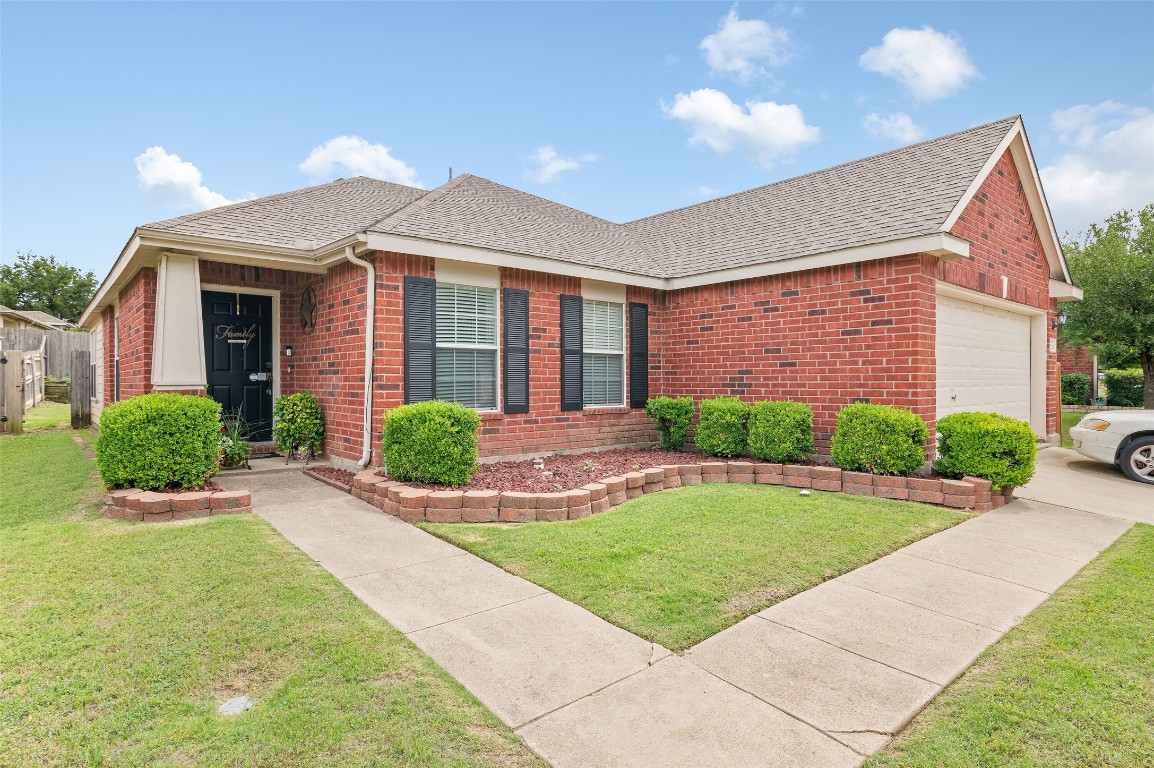 1216 Sandpiper Aubrey TX 76227