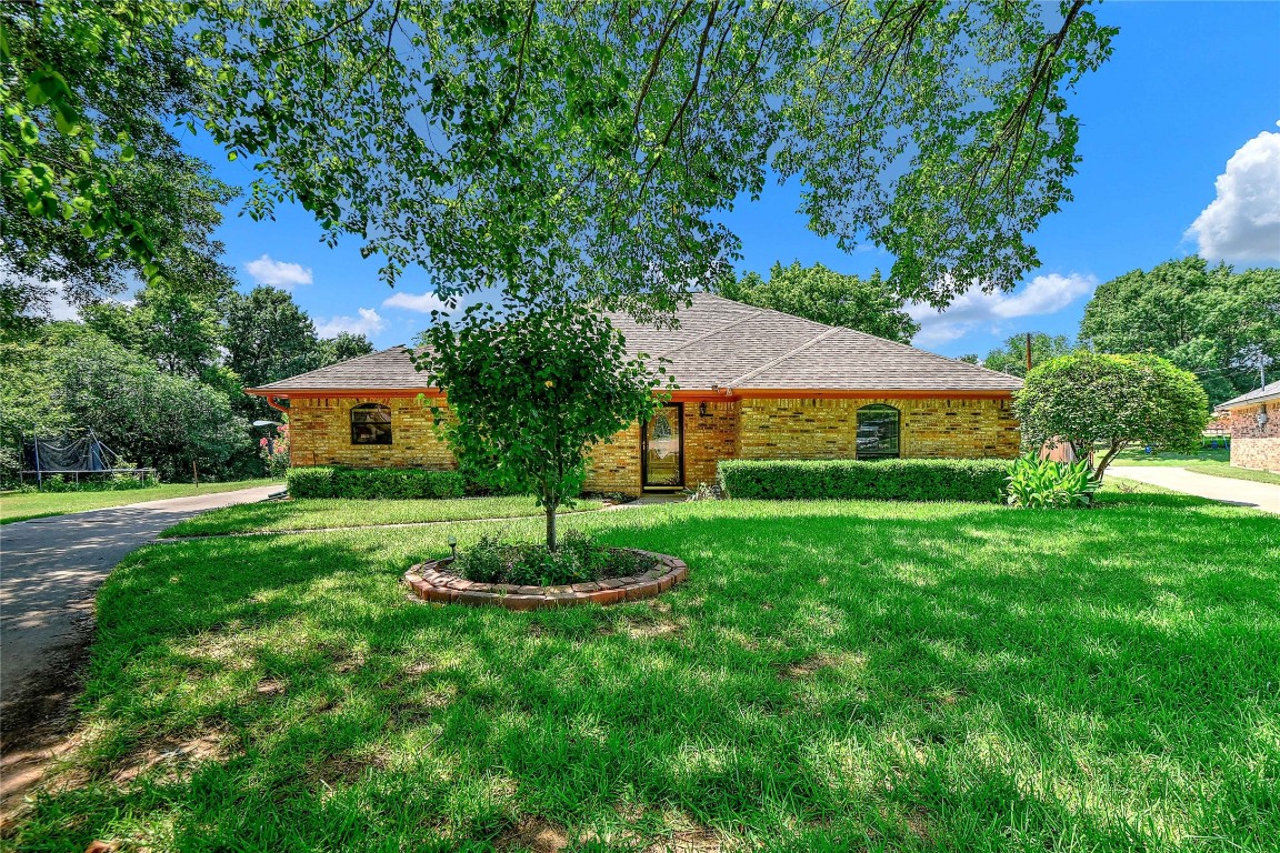 1113 W Belden Street Sherman TX 75092