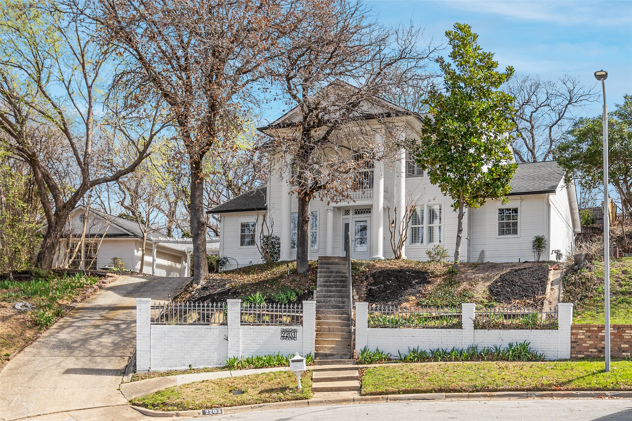 2203 Cork Oak Court Arlington TX 76012