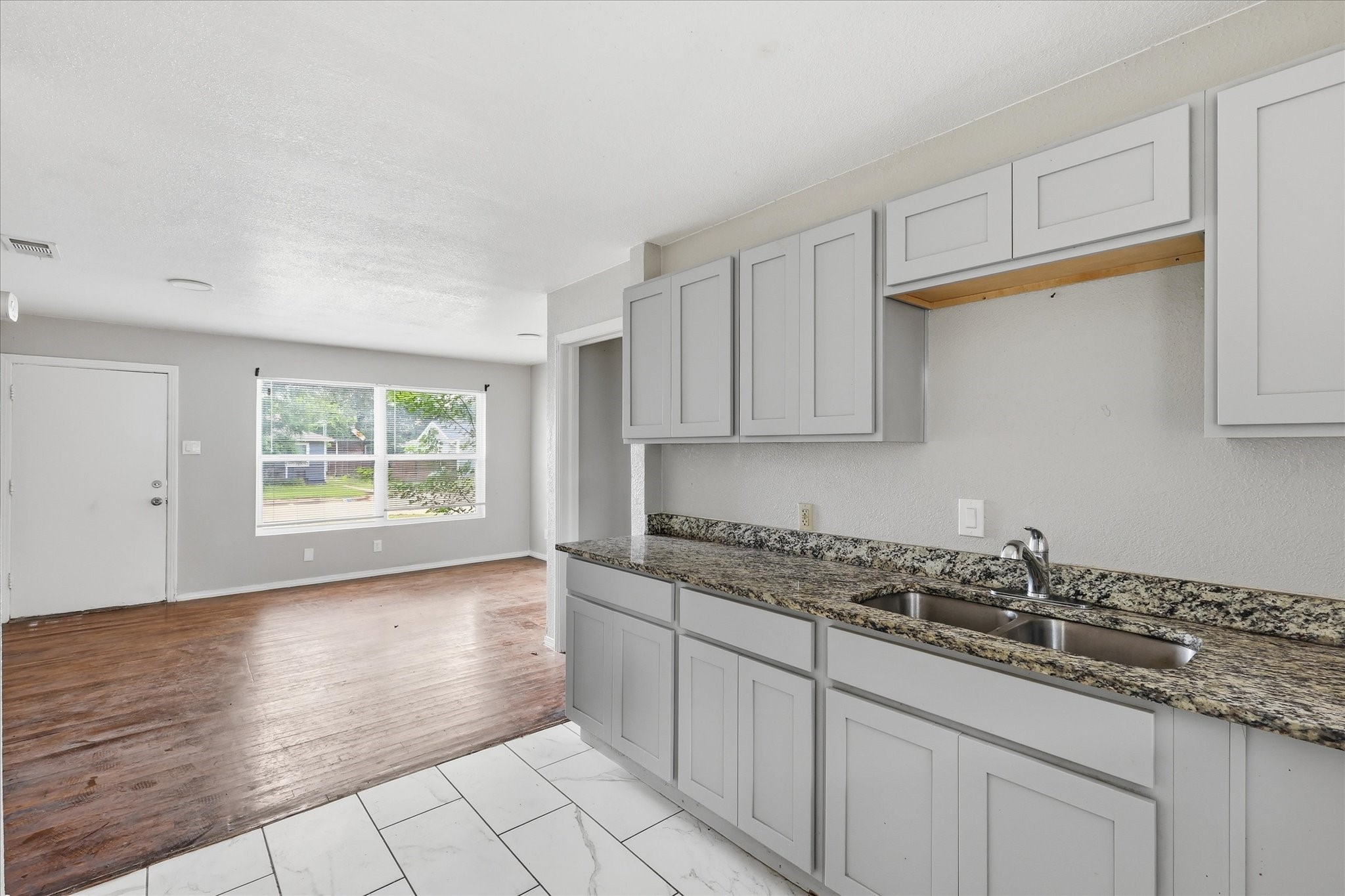 1303 Stone Drive Irving TX 75061