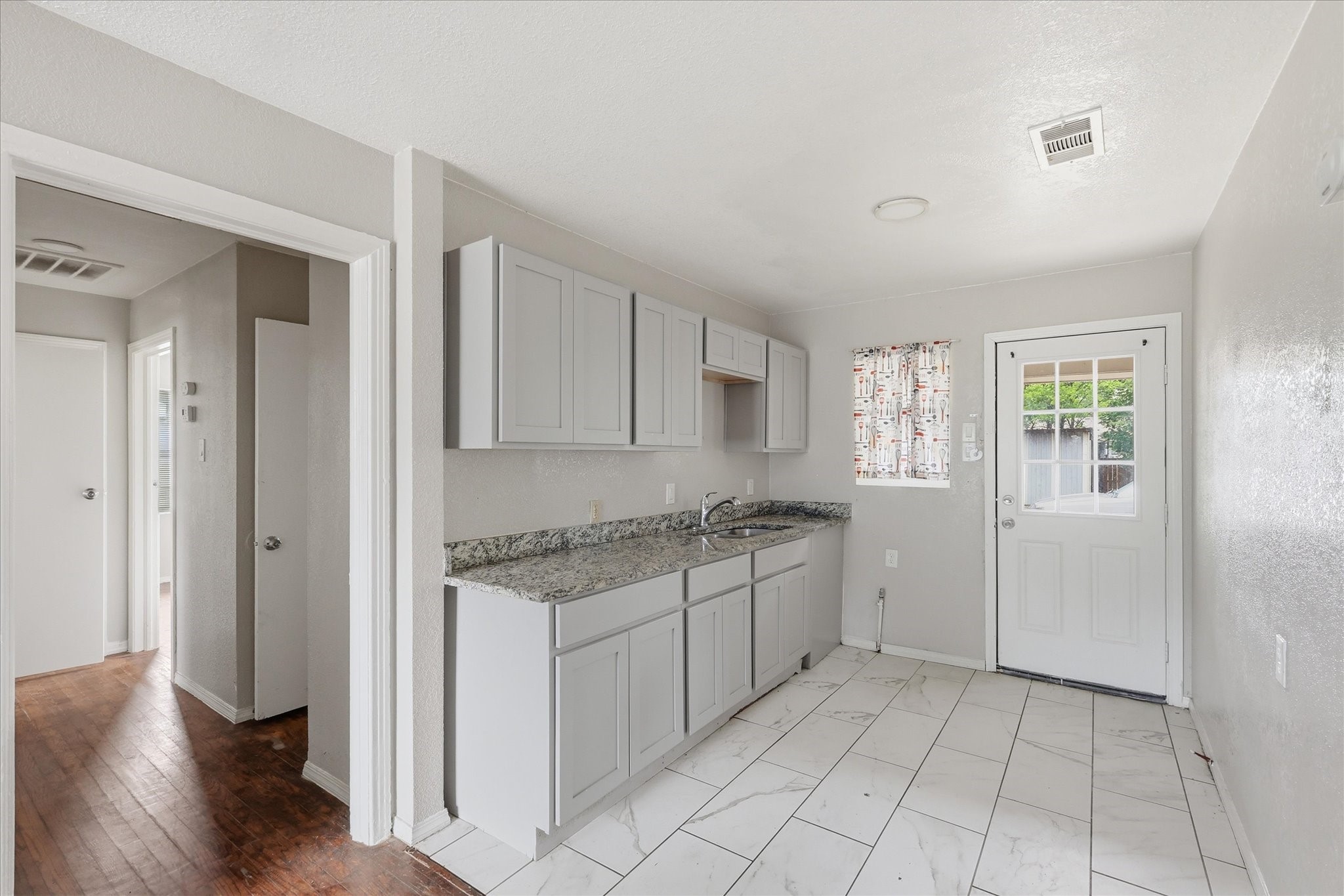 1303 Stone Drive Irving TX 75061