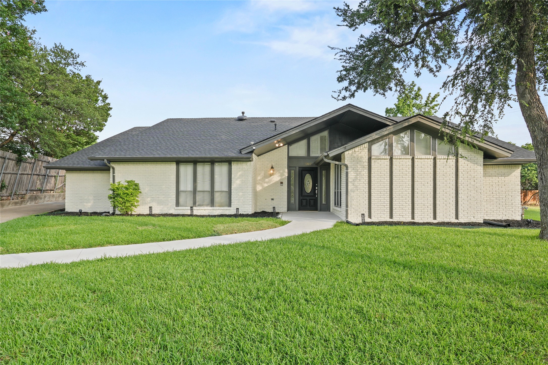 1902 Wiggs Way Garland TX 75043