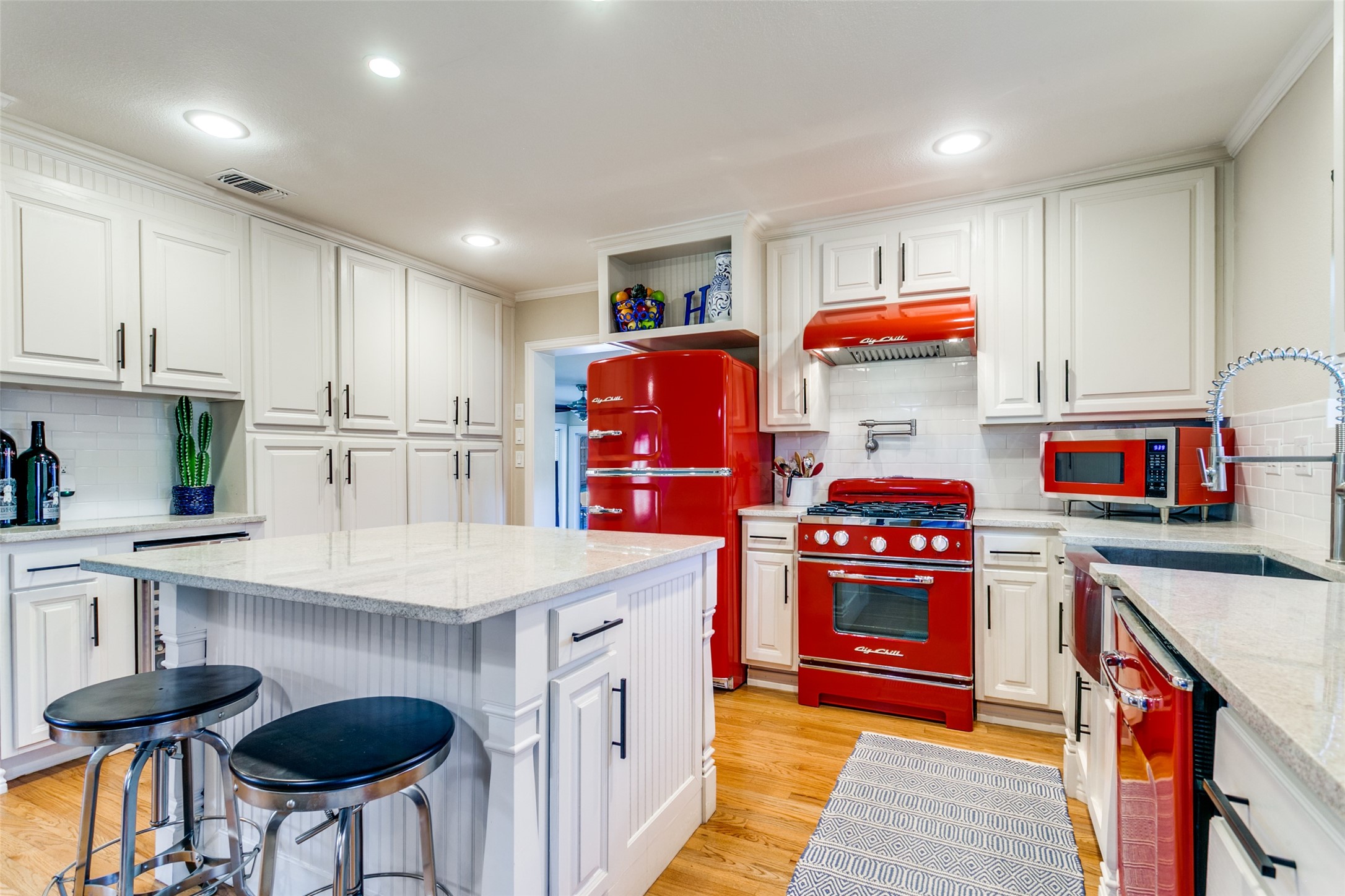 318 Ruth Street Grapevine TX 76051