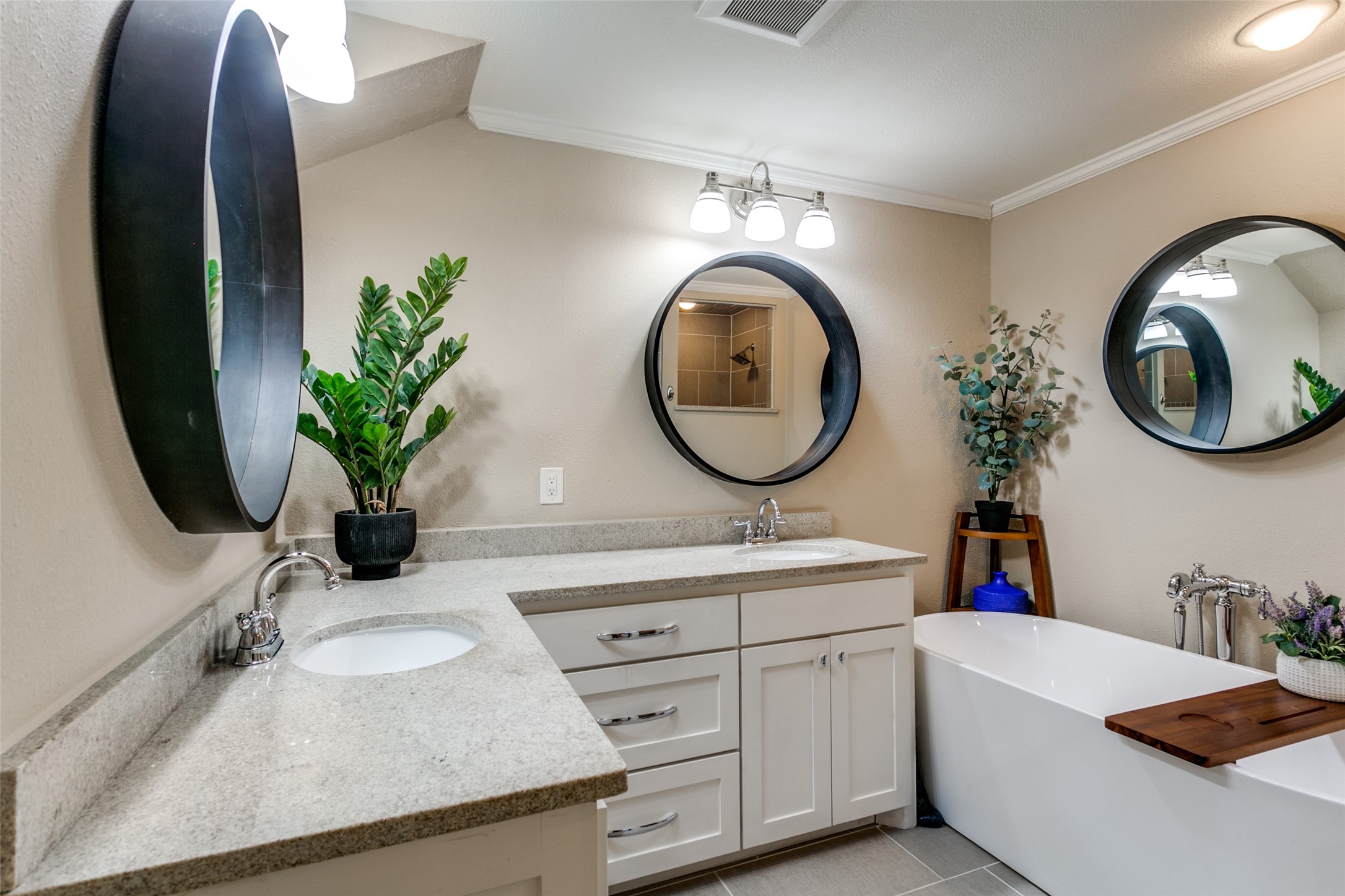 318 Ruth Street Grapevine TX 76051
