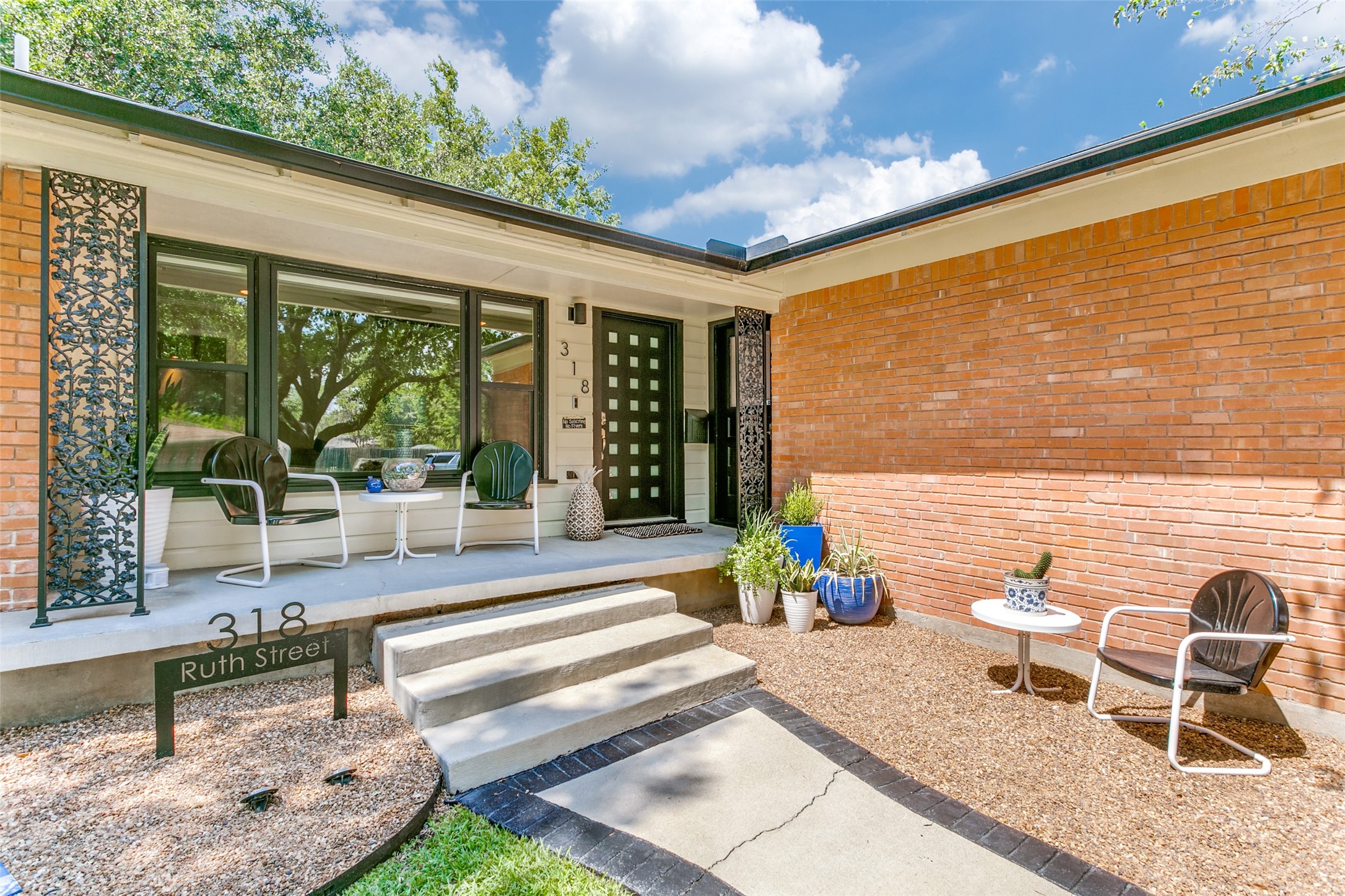 318 Ruth Street Grapevine TX 76051