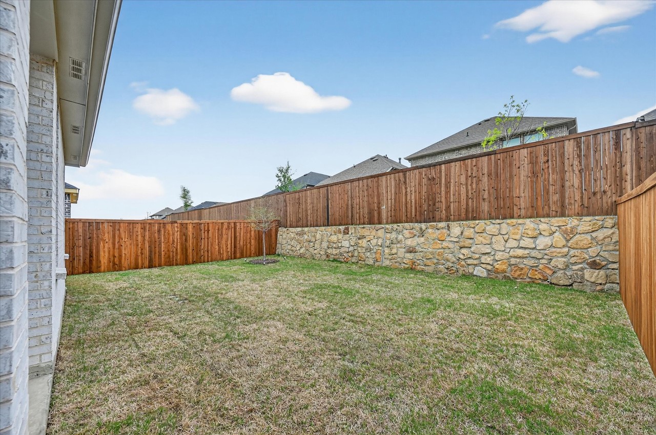723 Sagebrush Trail Sherman TX 75092