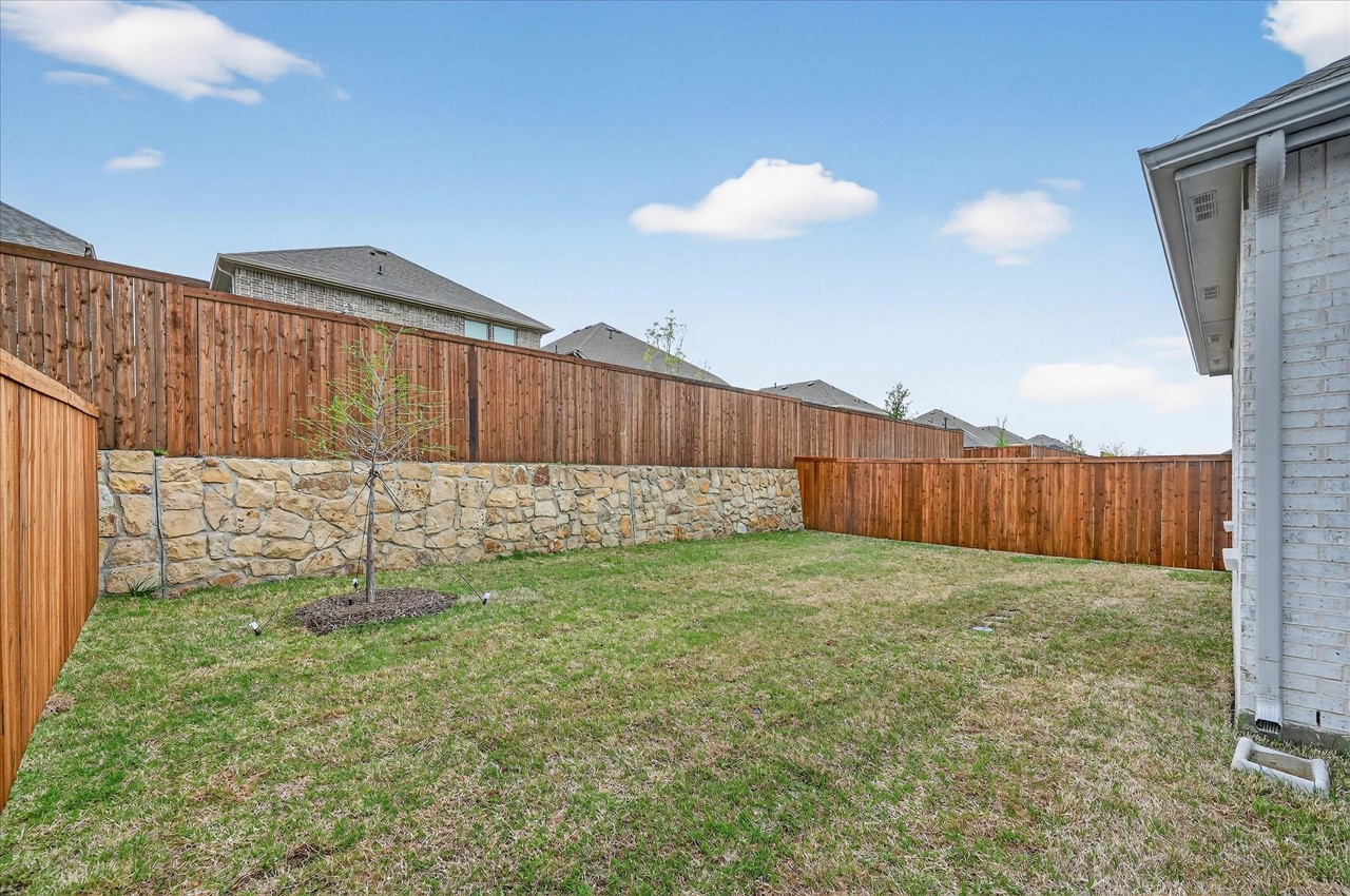 723 Sagebrush Trail Sherman TX 75092