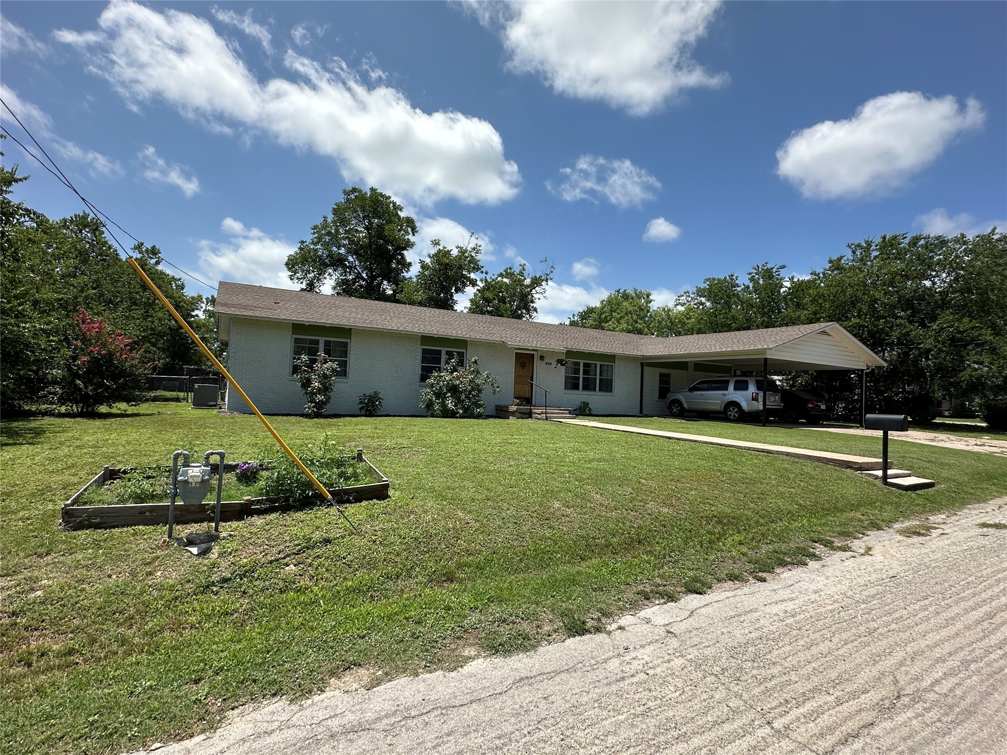 408 W Armstrong Comanche TX 76442