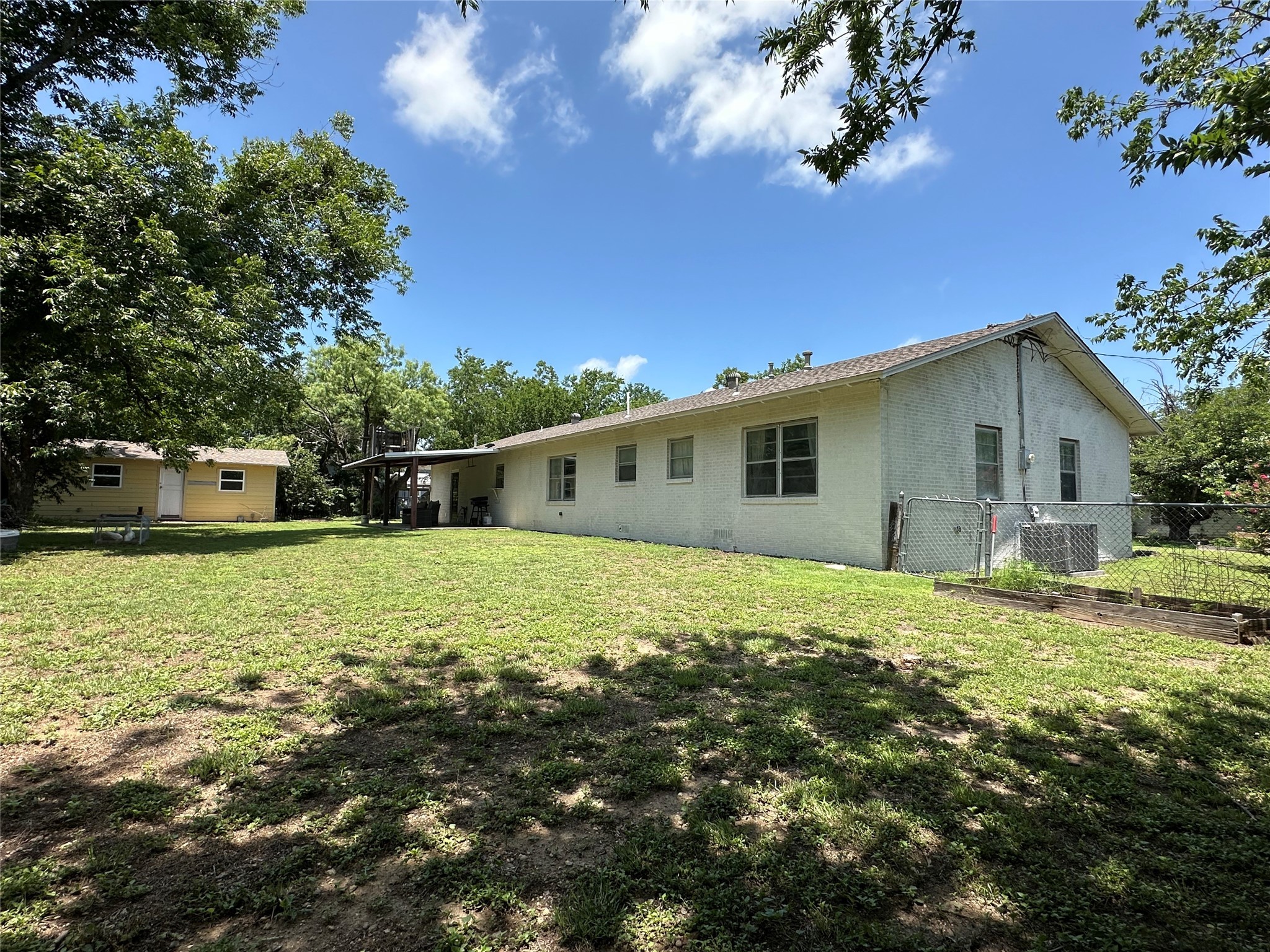 408 W Armstrong Comanche TX 76442