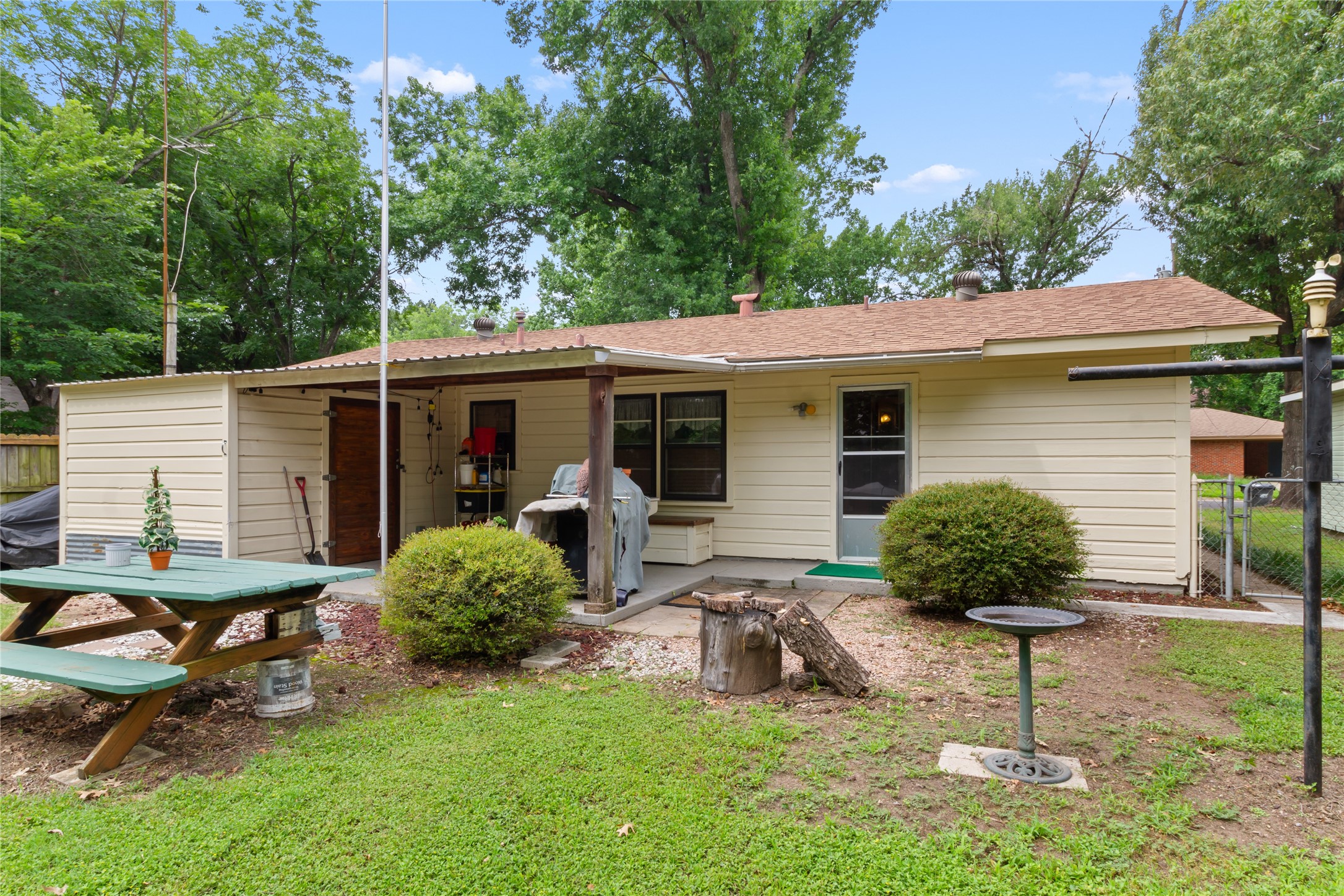 901 N 23 1/2 Street Corsicana TX 75110