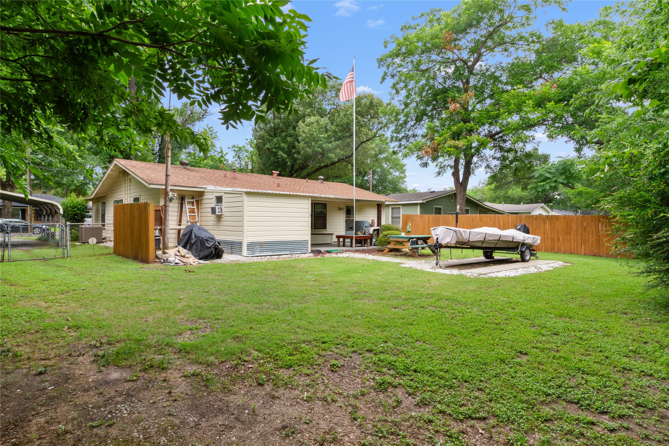 901 N 23 1/2 Street Corsicana TX 75110