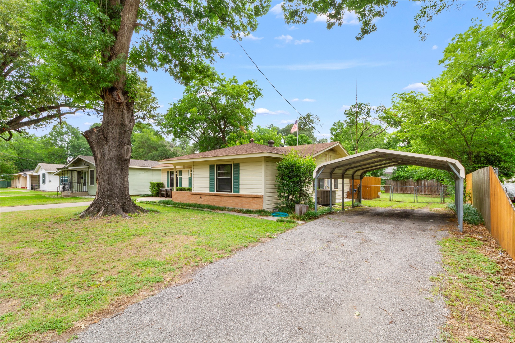 901 N 23 1/2 Street Corsicana TX 75110