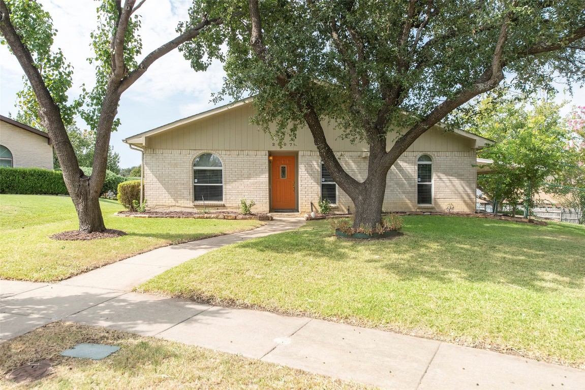 2907 Woodhaven Carrollton TX 75007