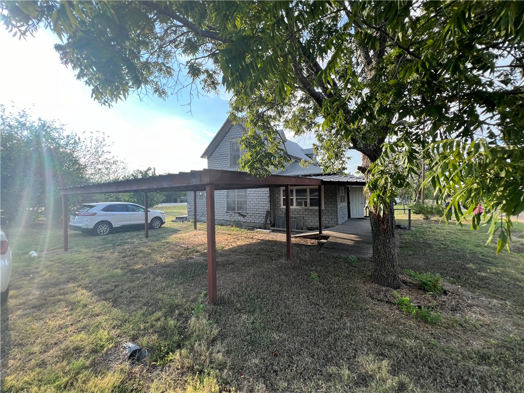 201 N Wiebusch Street Riesel TX 76682