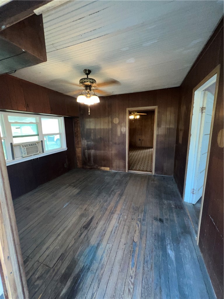 201 N Wiebusch Street Riesel TX 76682