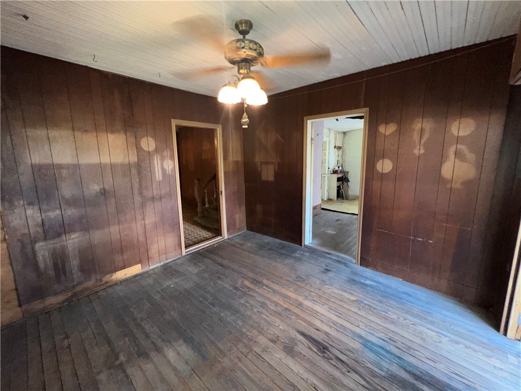 201 N Wiebusch Street Riesel TX 76682