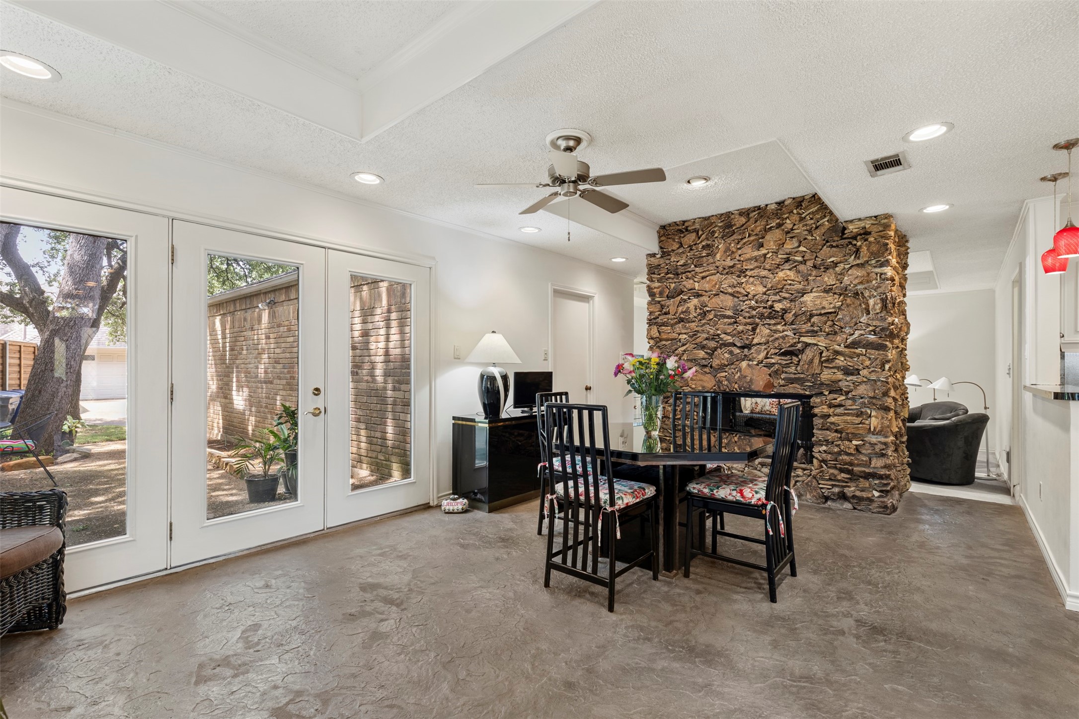 6432 Barkwood Lane Dallas TX 75248