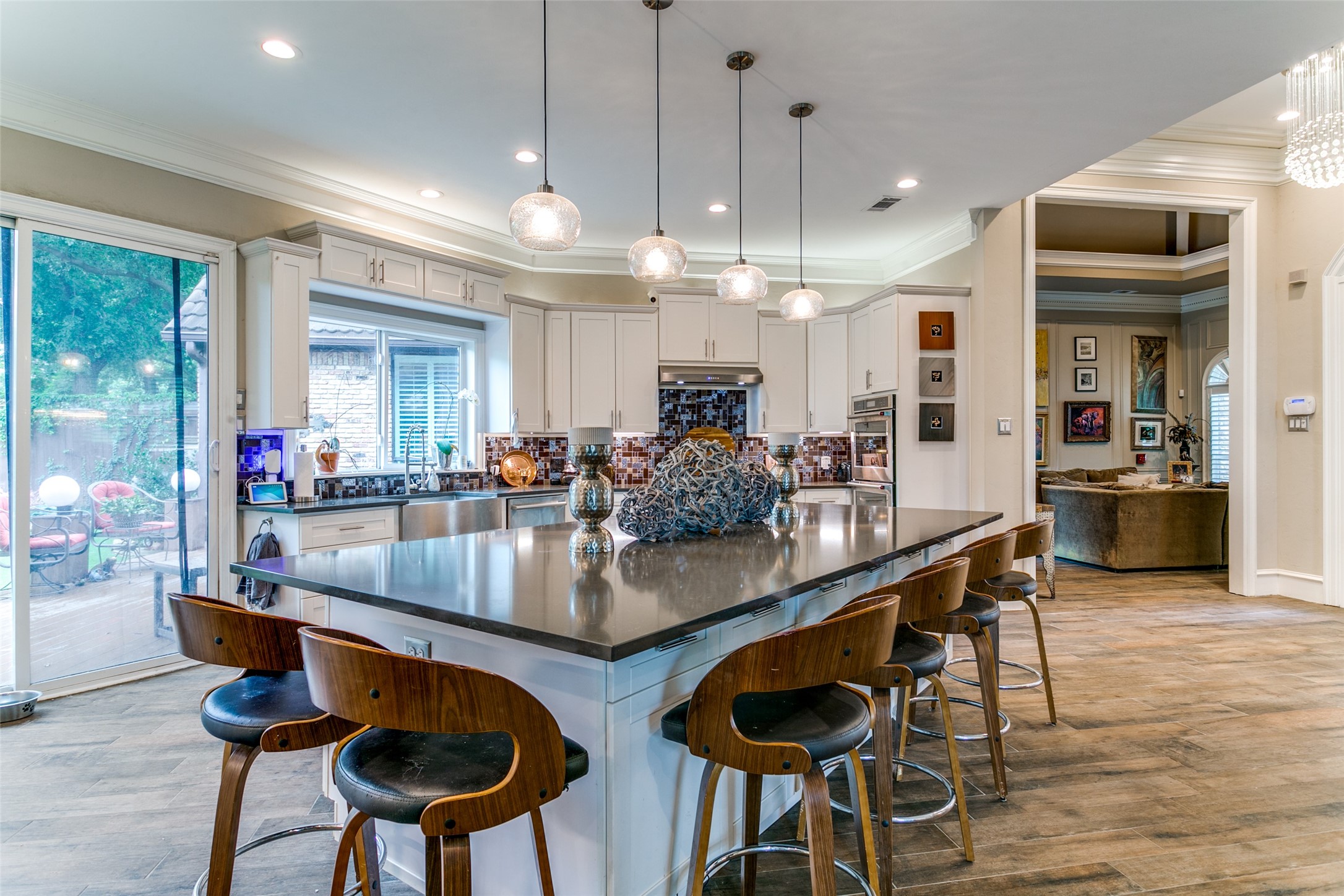 1600 Crockett Circle Irving TX 75038