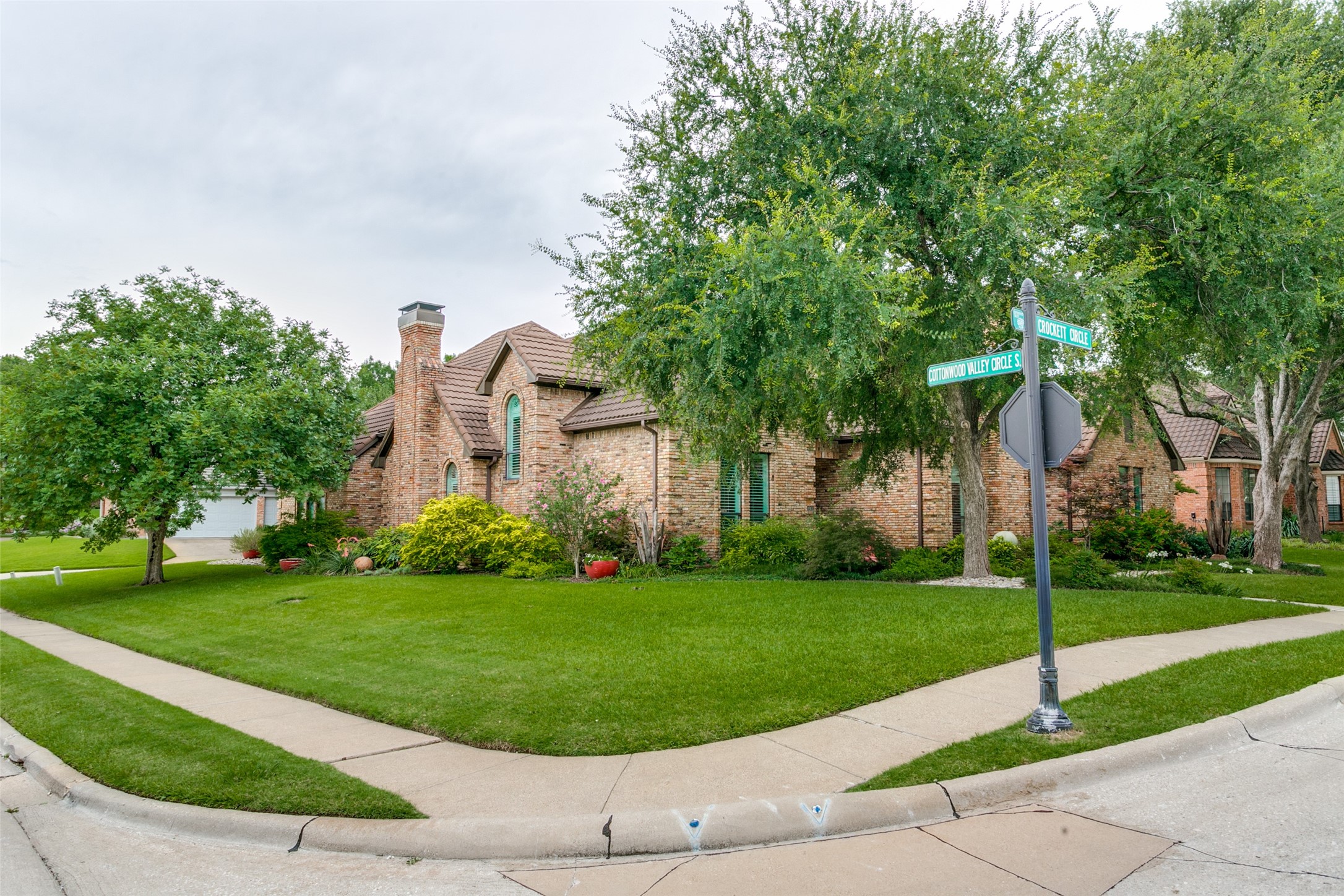 1600 Crockett Circle Irving TX 75038