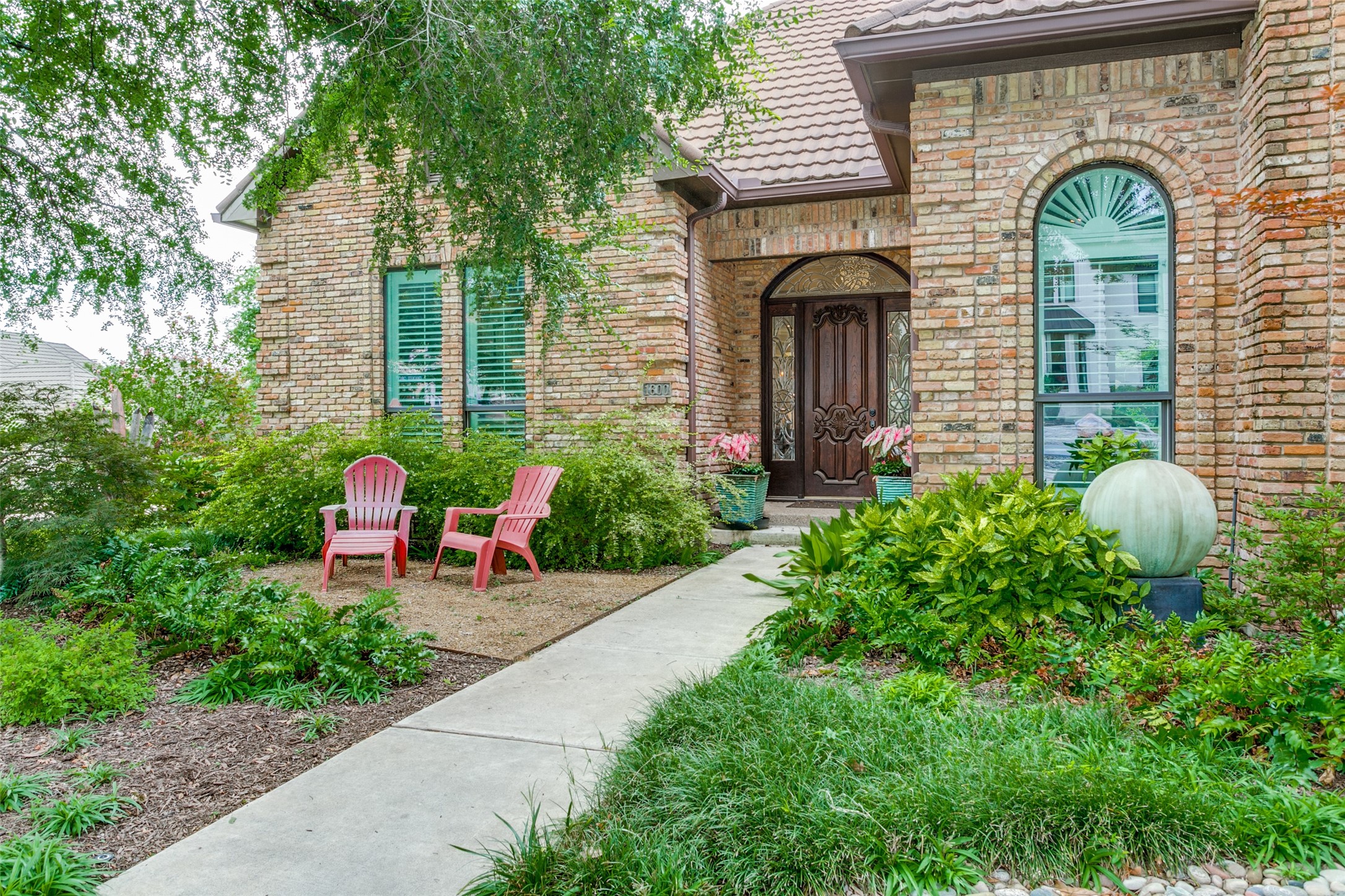1600 Crockett Circle Irving TX 75038