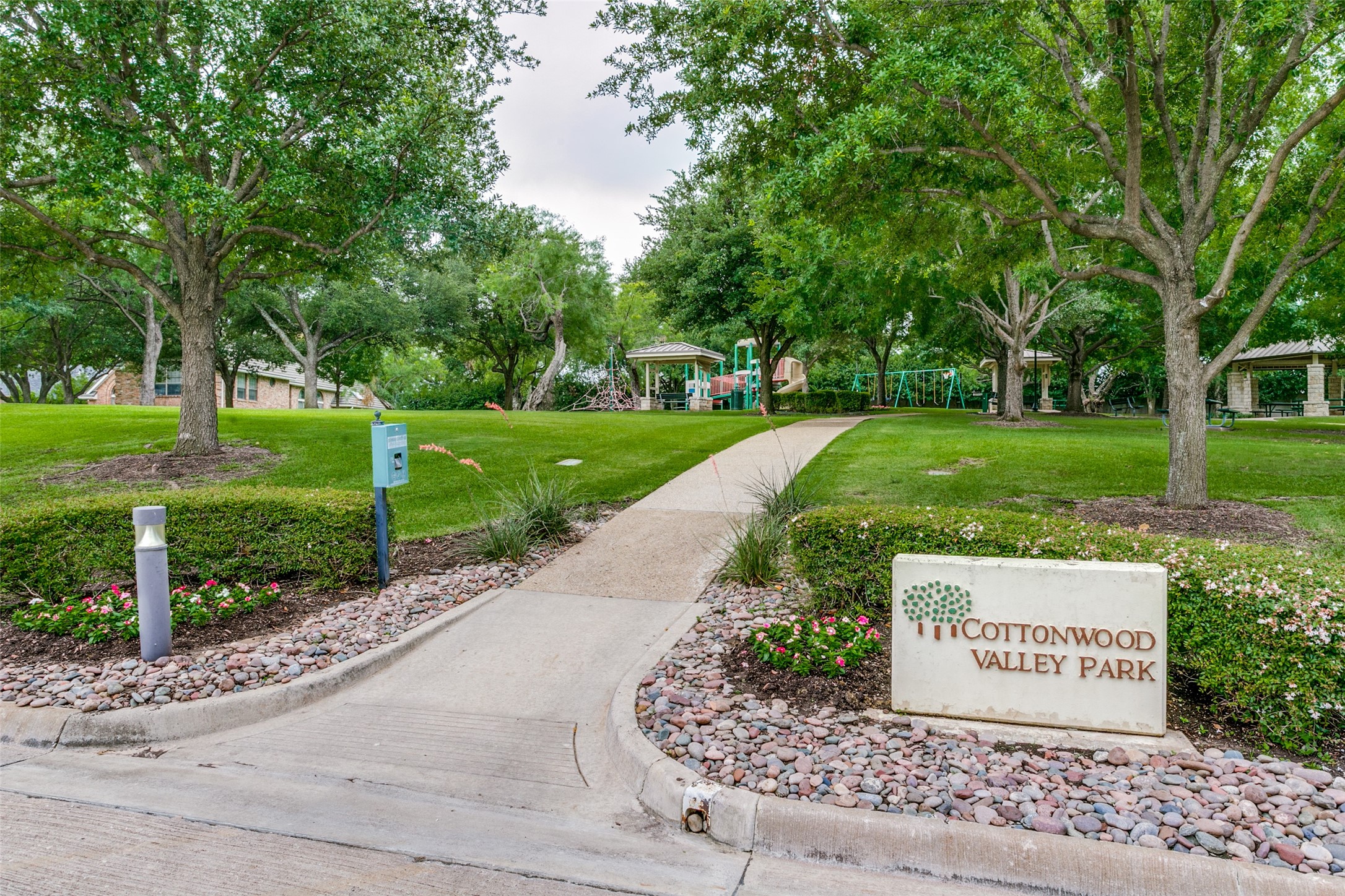1600 Crockett Circle Irving TX 75038