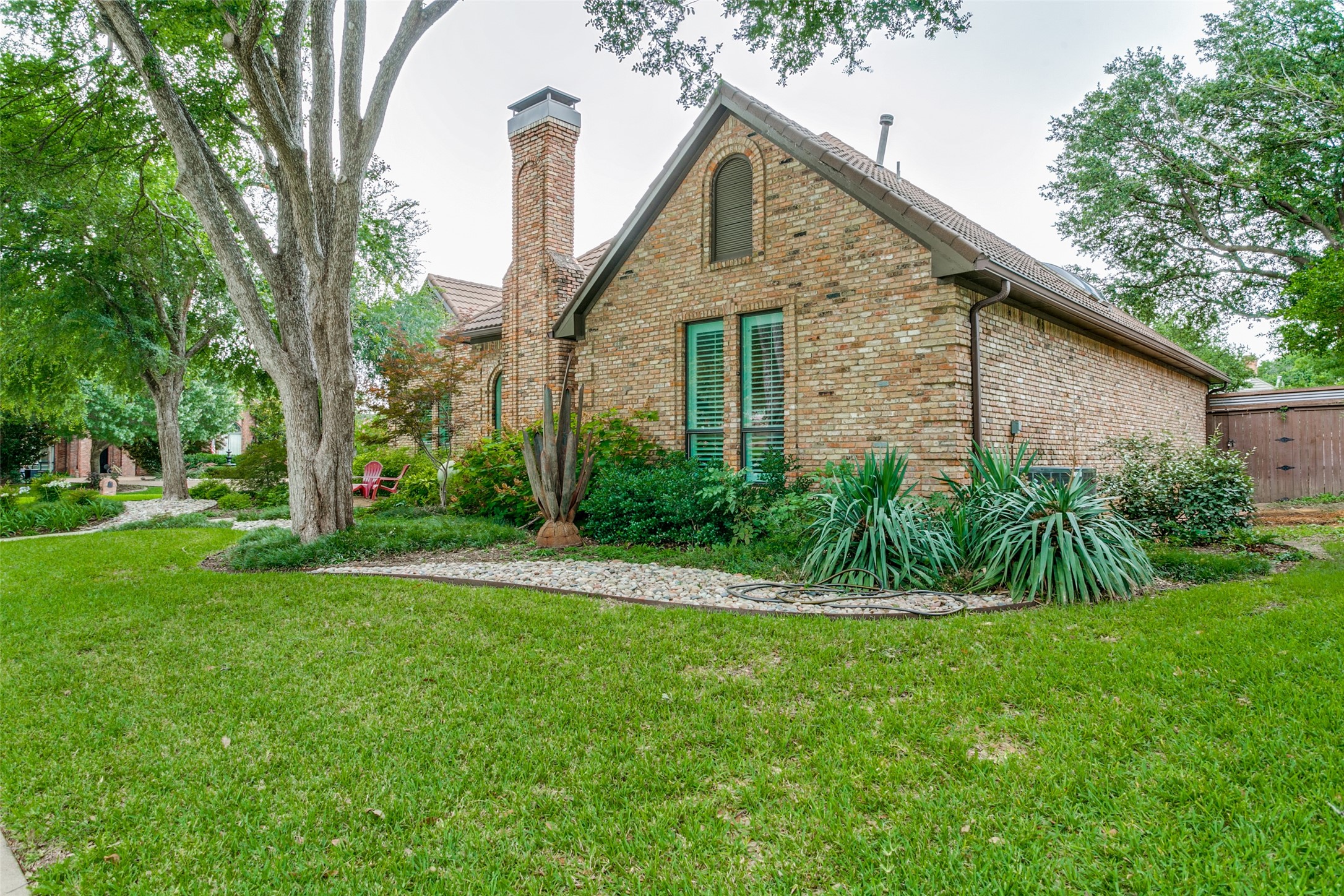 1600 Crockett Circle Irving TX 75038