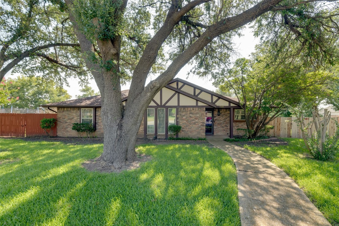 540 Cambridge Drive Desoto TX 75115