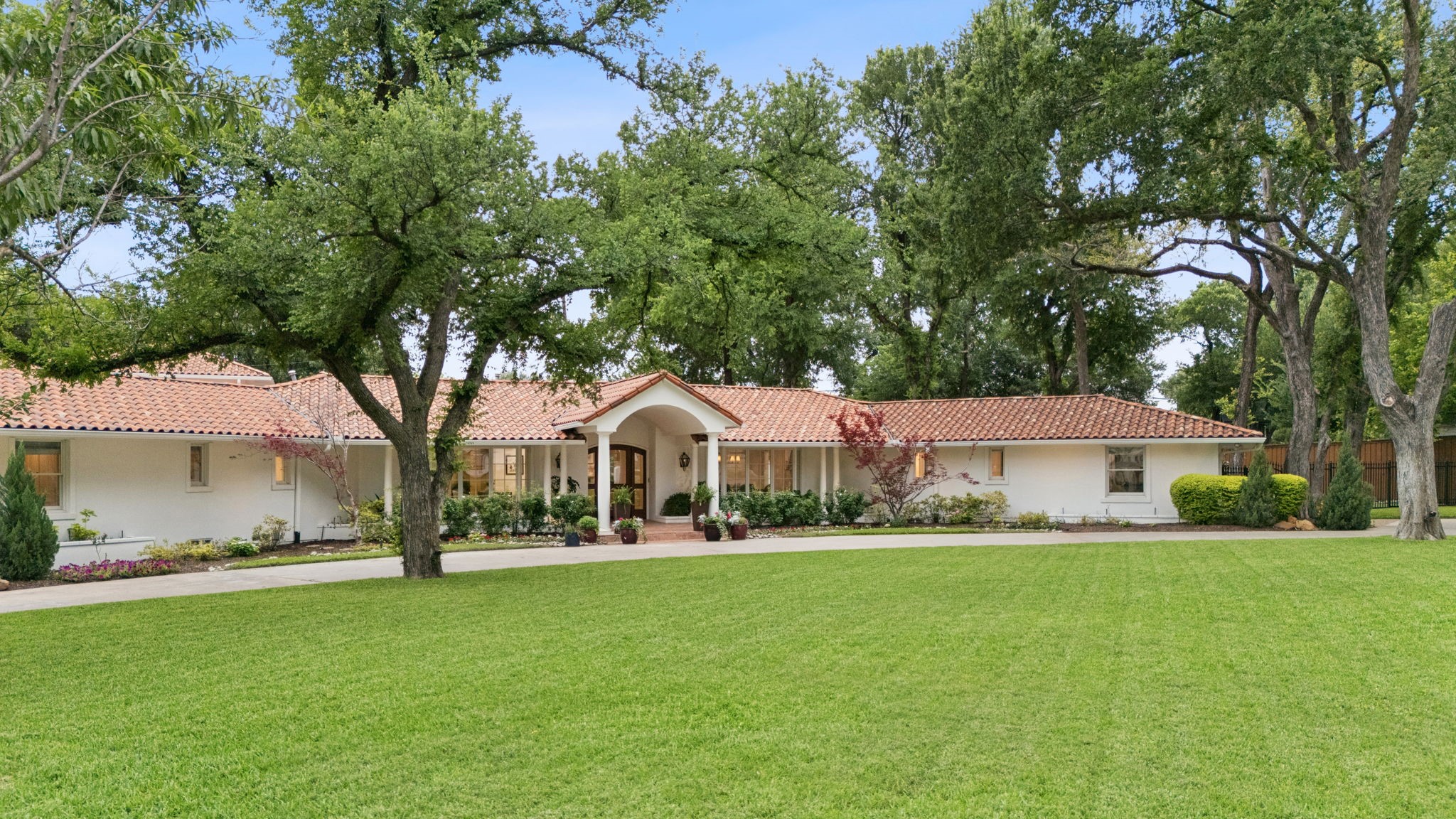 4630 S Lindhurst Avenue Dallas TX 75229