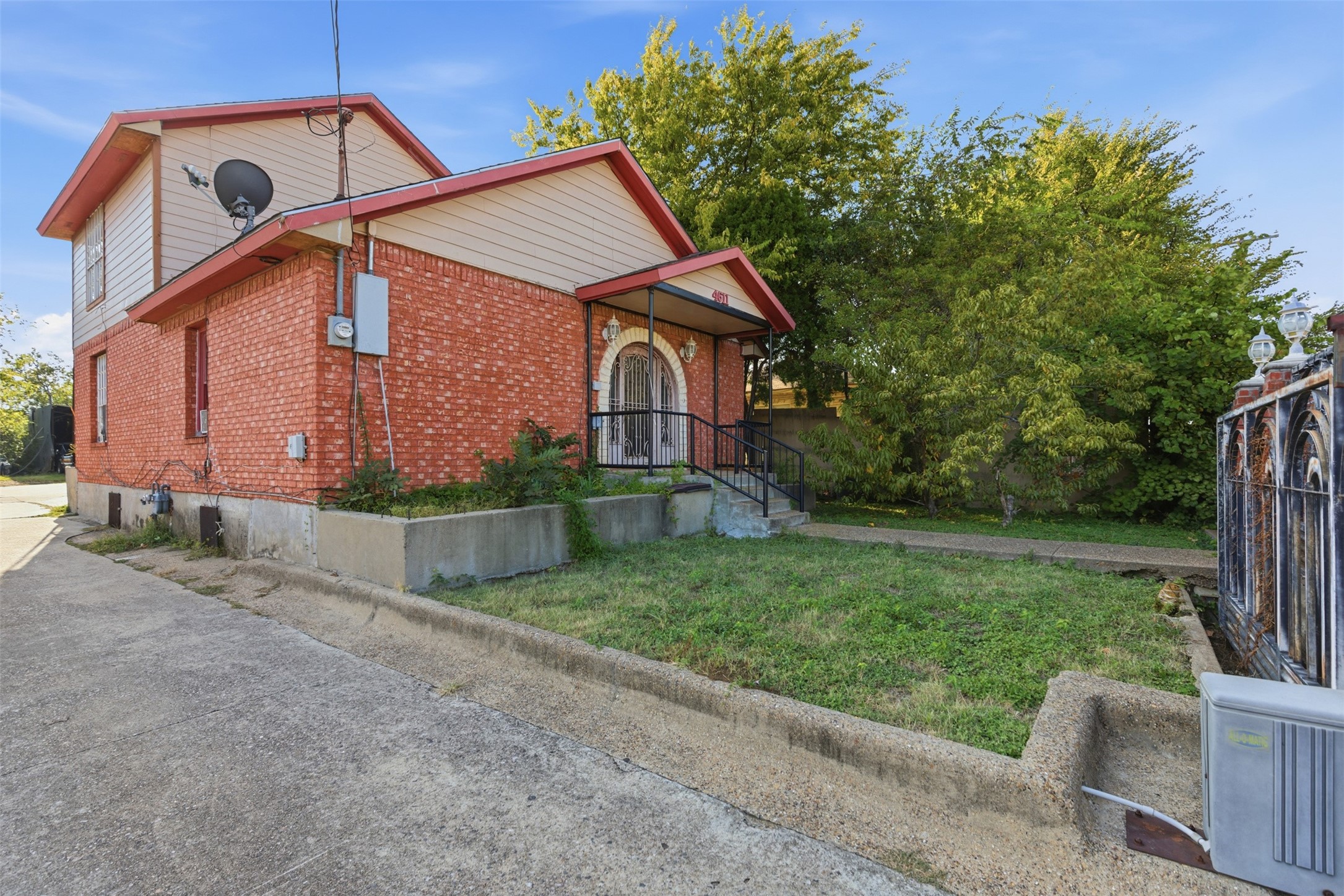 4611 Sylvester Street Dallas TX 75219