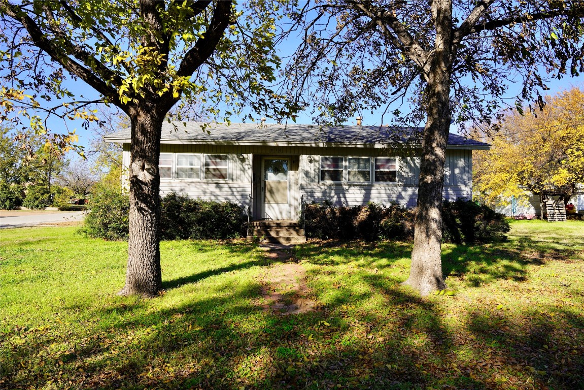 216 W Crafton Street Henrietta TX 76365