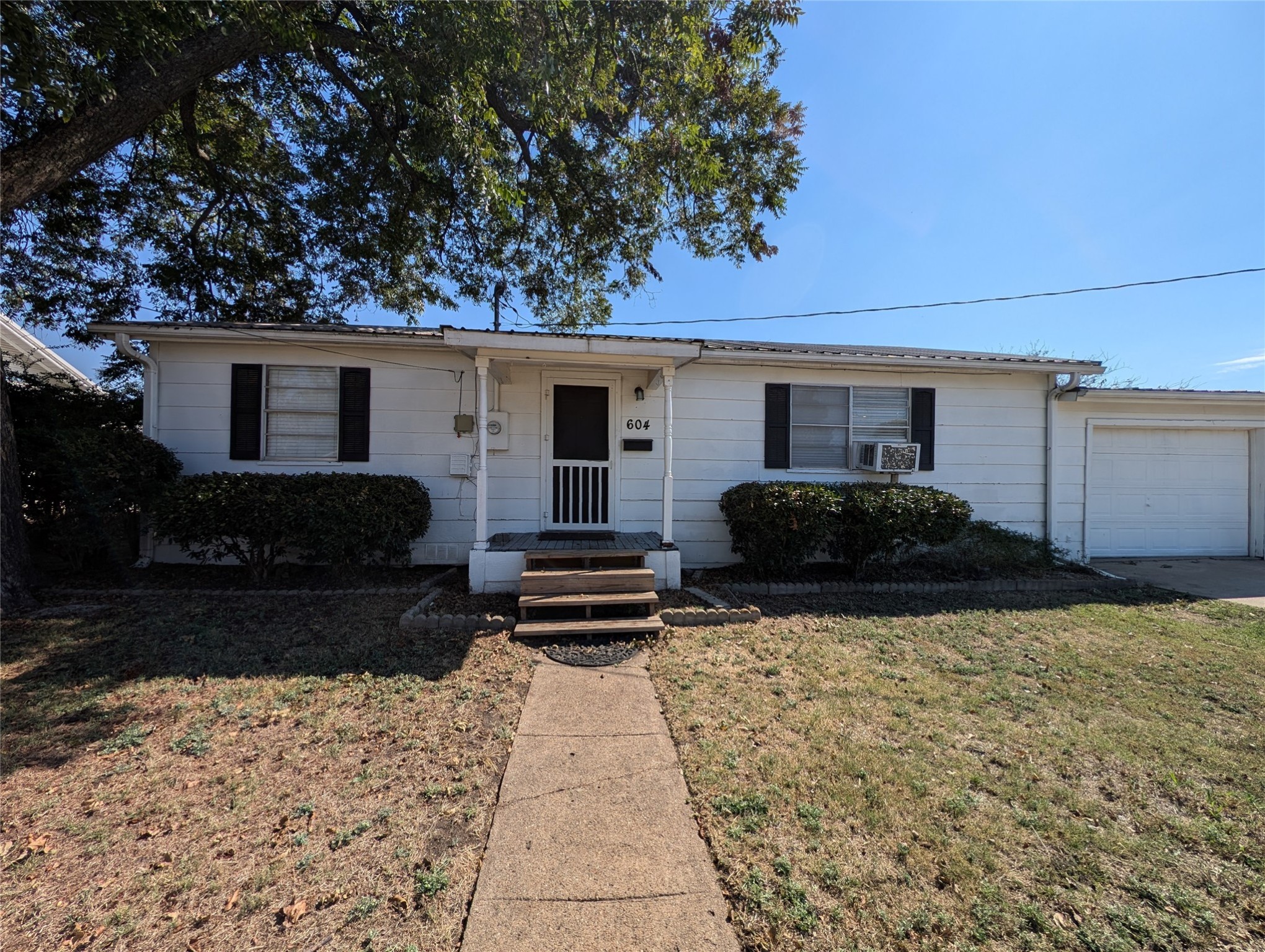 604 13th Street Honey Grove TX 75446