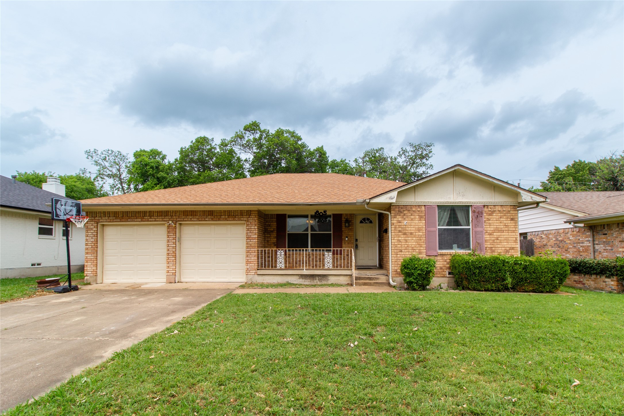 1805 Bardfield Avenue Garland TX 75041