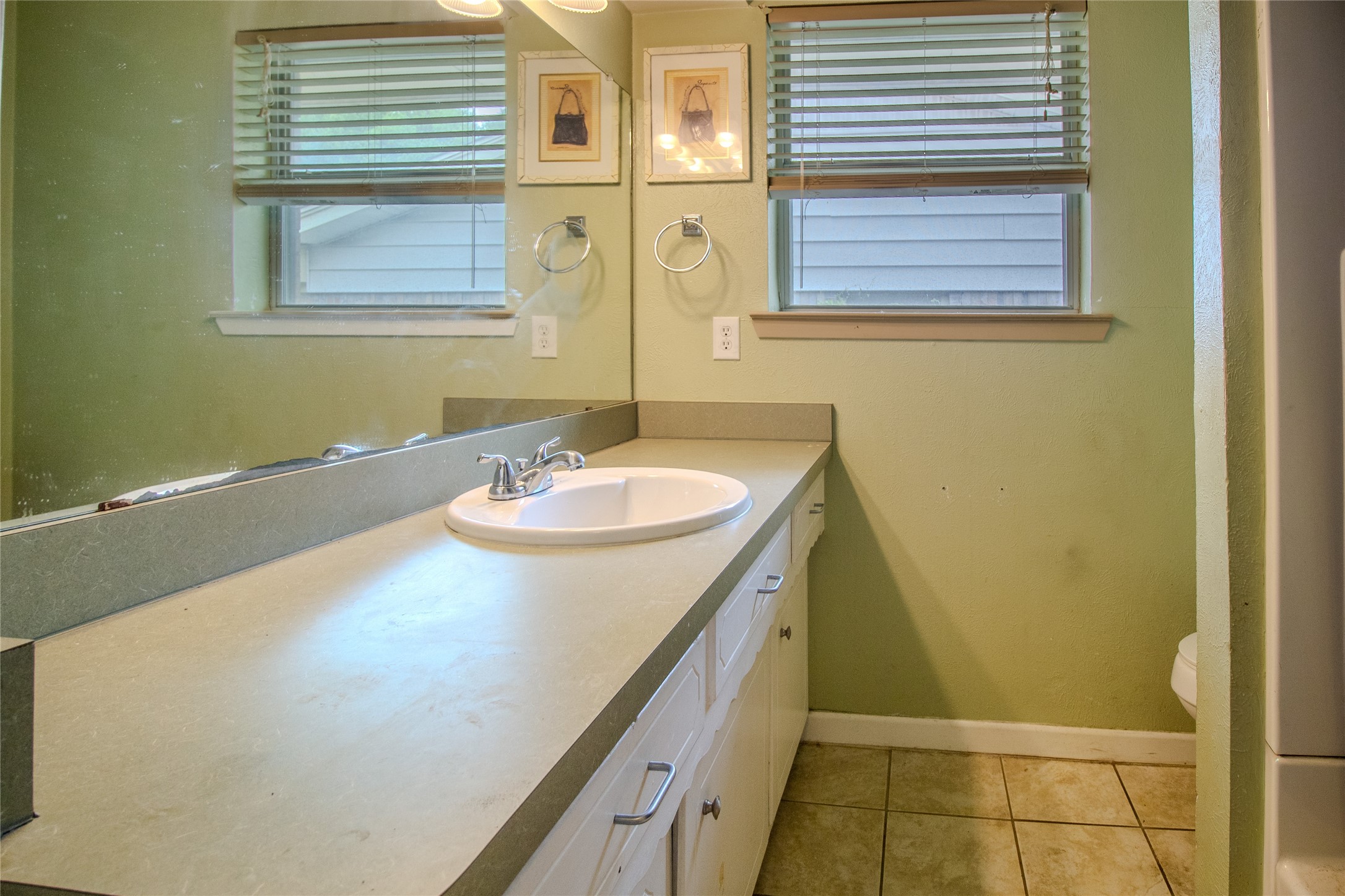 1805 Bardfield Avenue Garland TX 75041