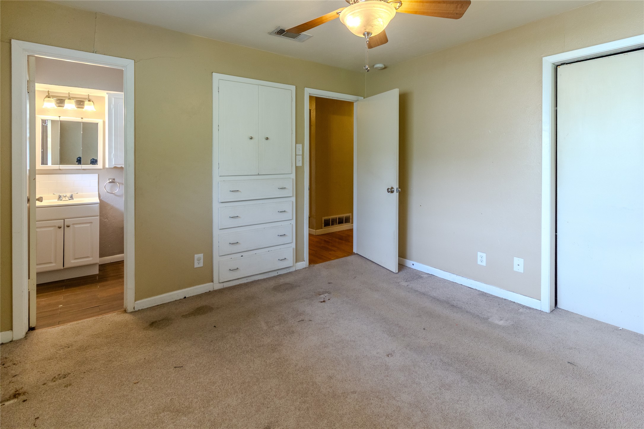 1805 Bardfield Avenue Garland TX 75041