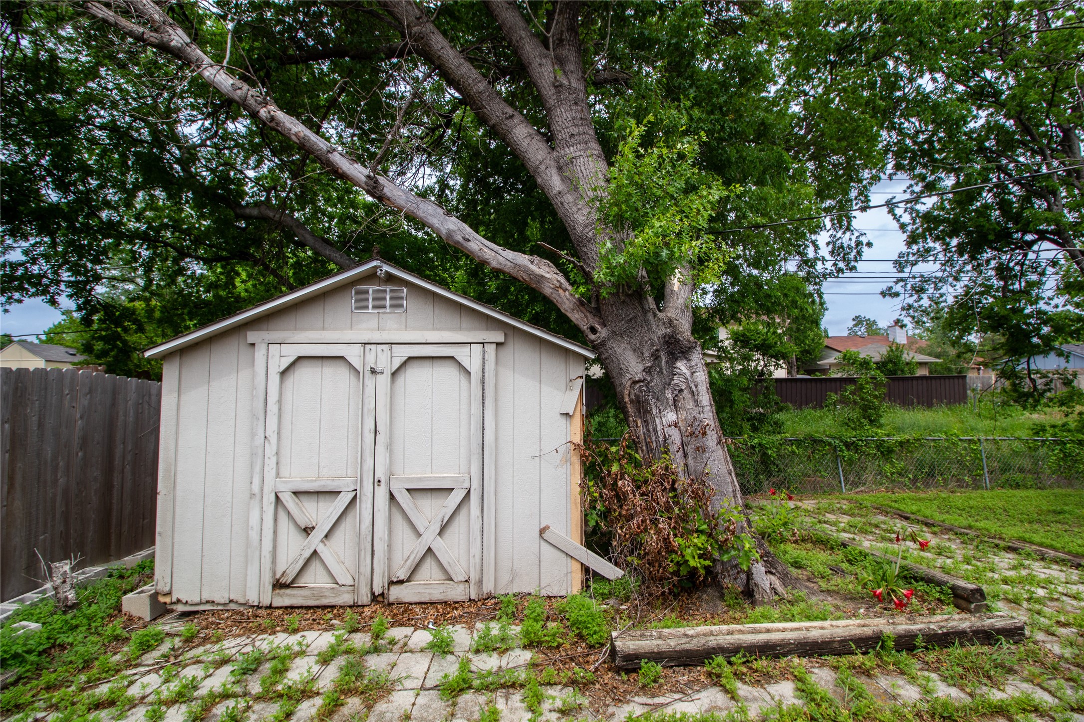 1805 Bardfield Avenue Garland TX 75041