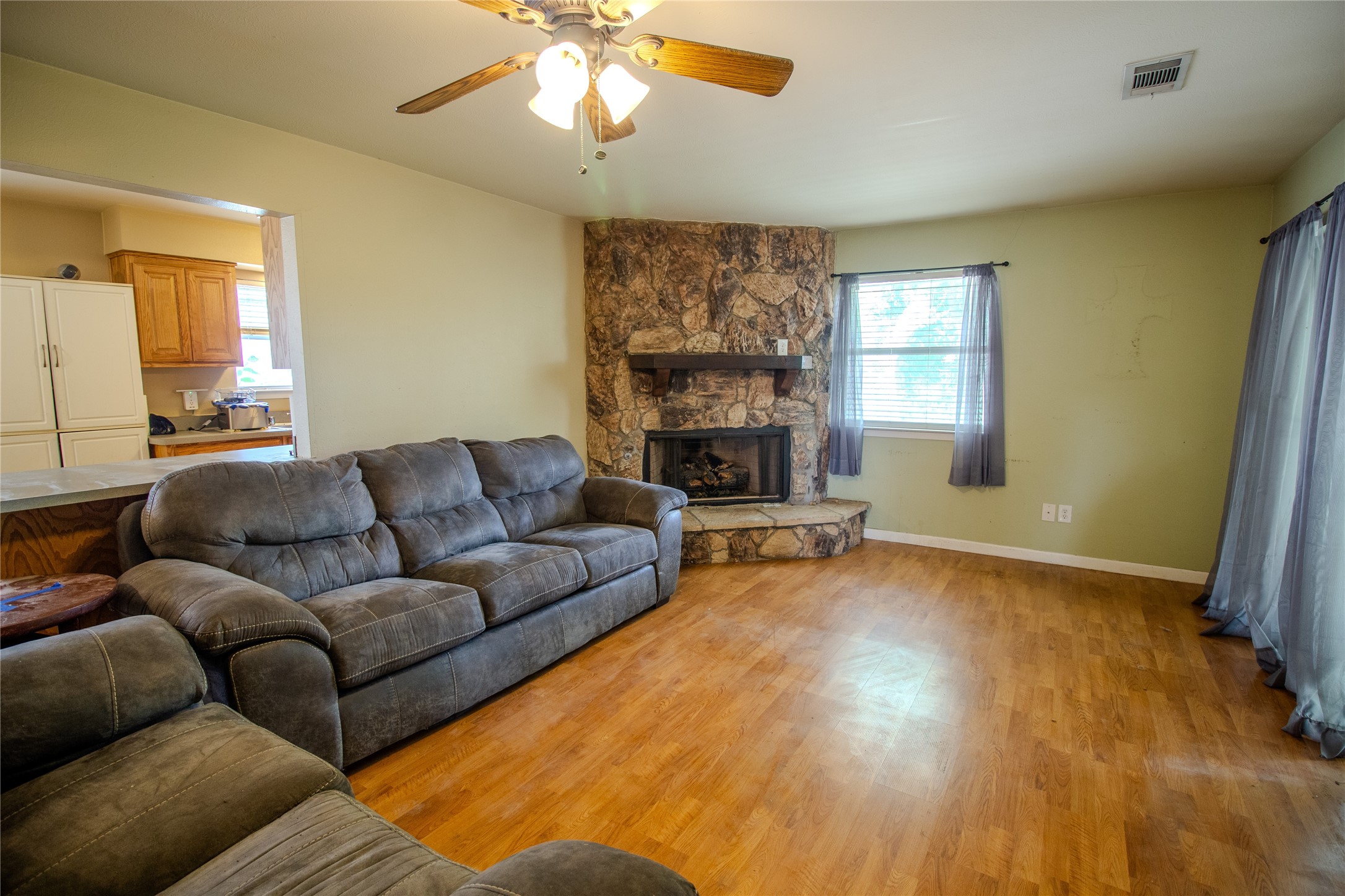 1805 Bardfield Avenue Garland TX 75041