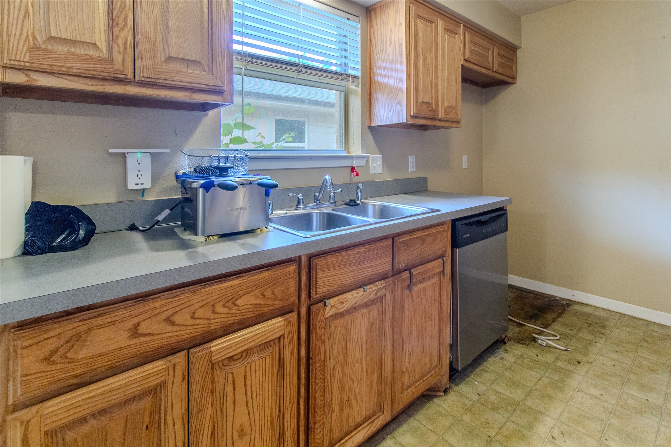 1805 Bardfield Avenue Garland TX 75041