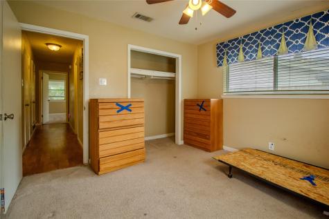 1805 Bardfield Avenue Garland TX 75041