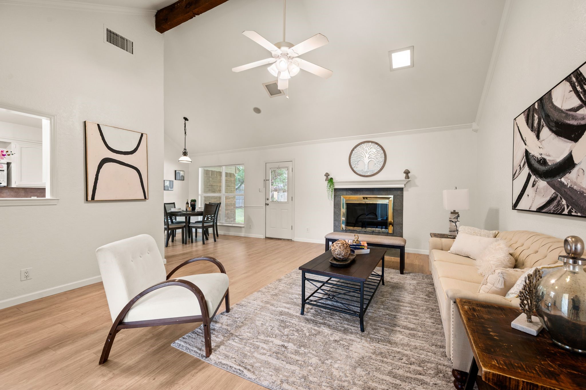 204 Overcrest Drive Benbrook TX 76126