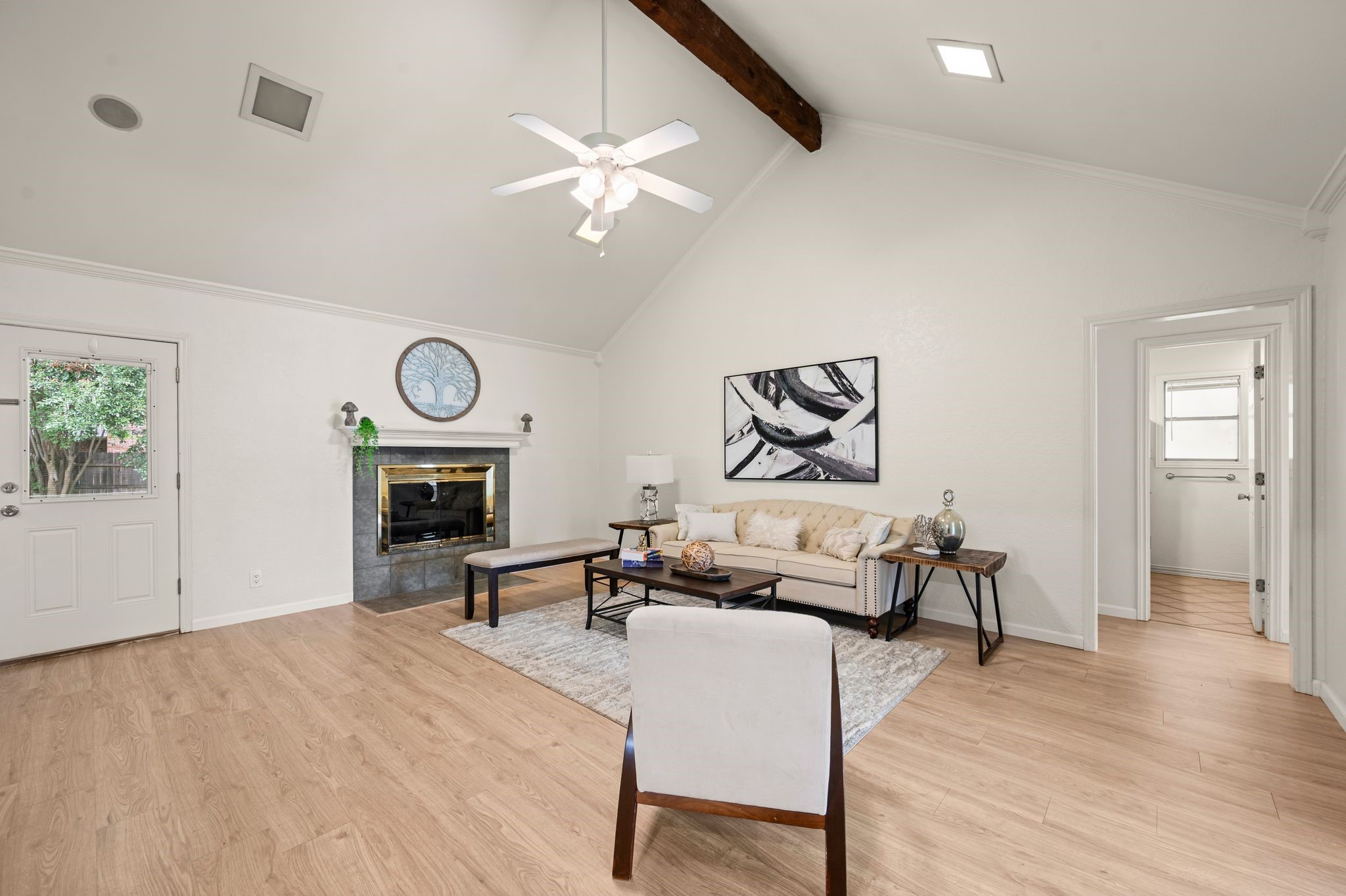 204 Overcrest Drive Benbrook TX 76126