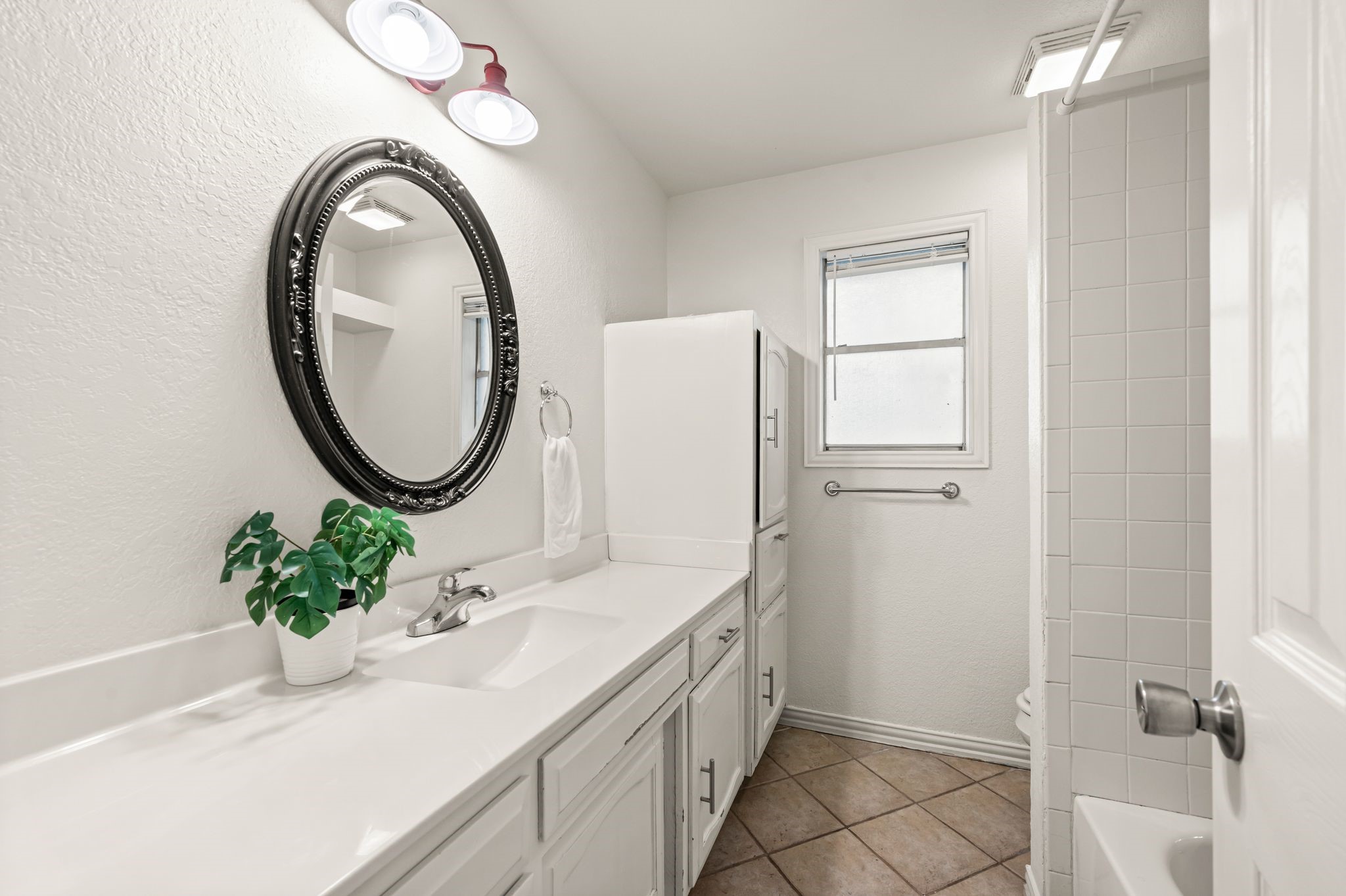 204 Overcrest Drive Benbrook TX 76126