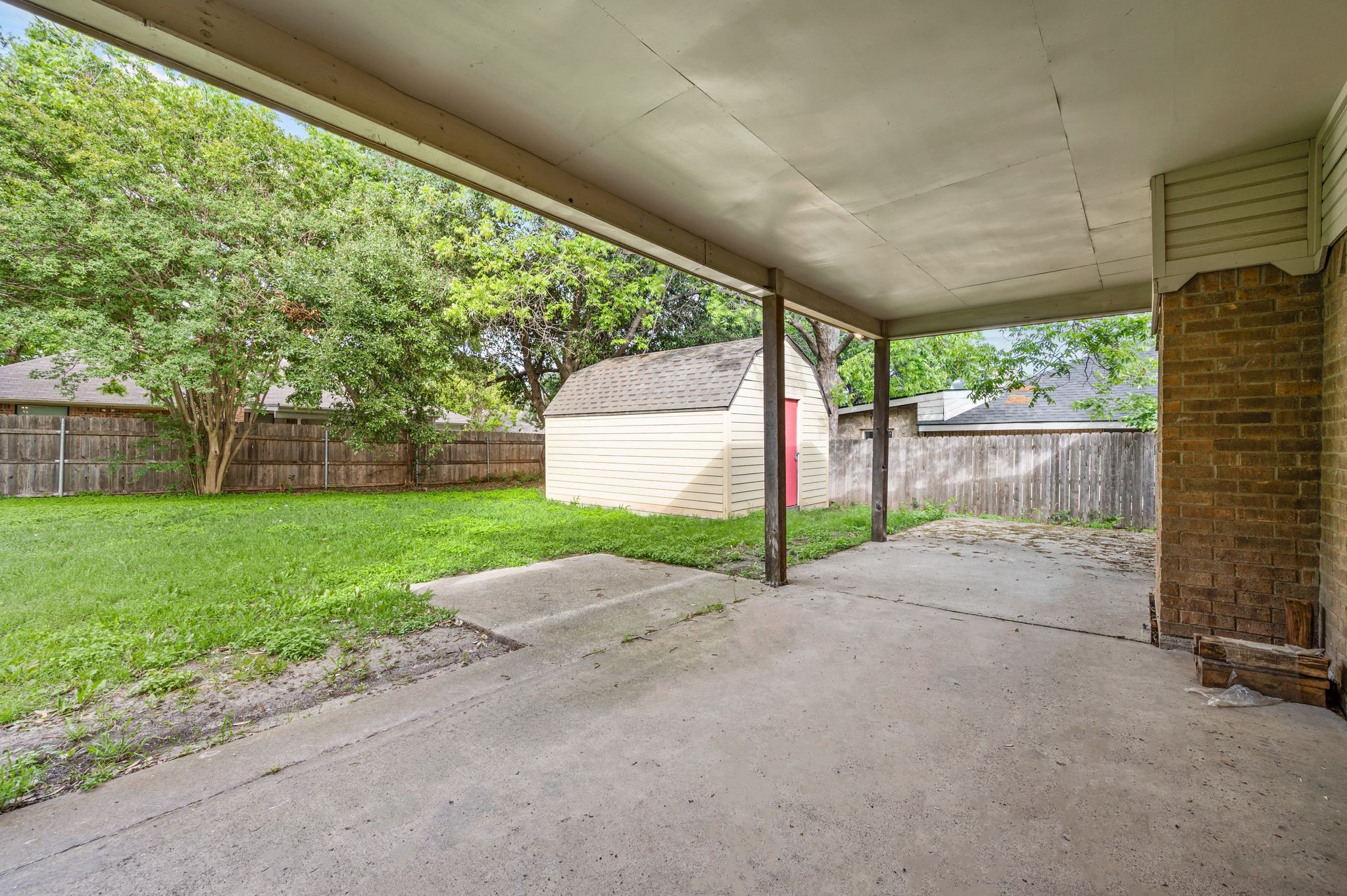 204 Overcrest Drive Benbrook TX 76126